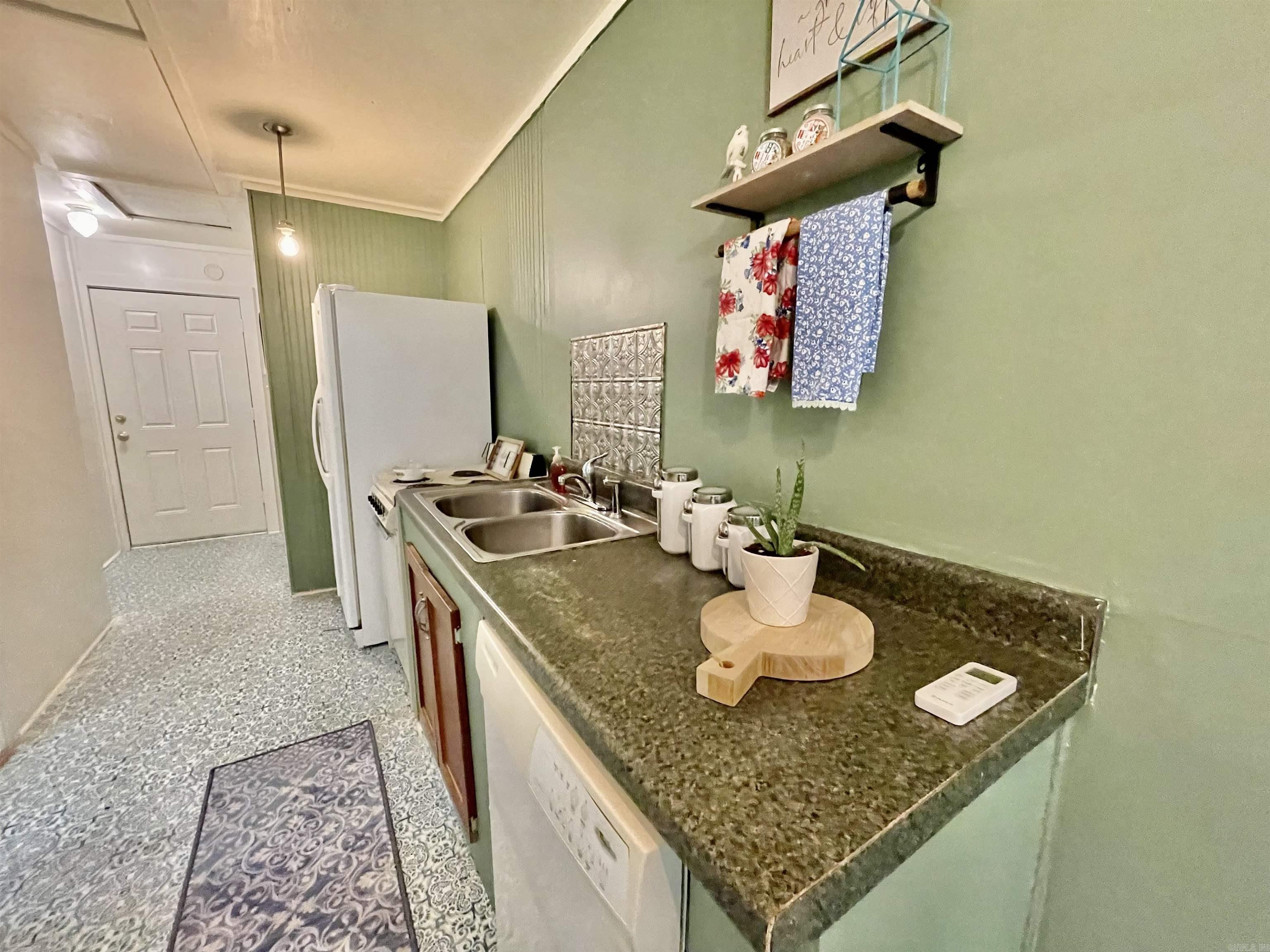 WYLDE WOOD VILL - Residential