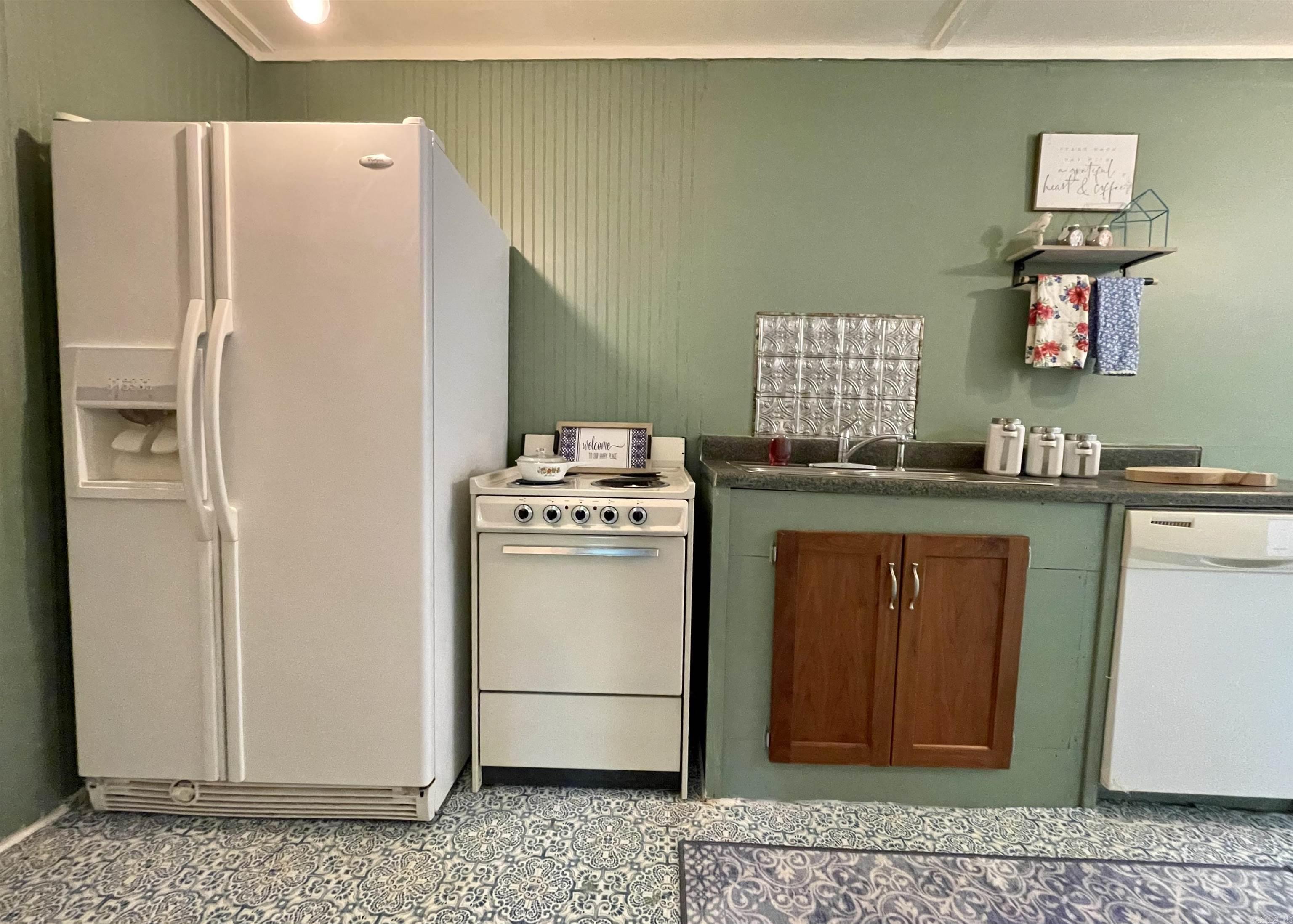 WYLDE WOOD VILL - Residential