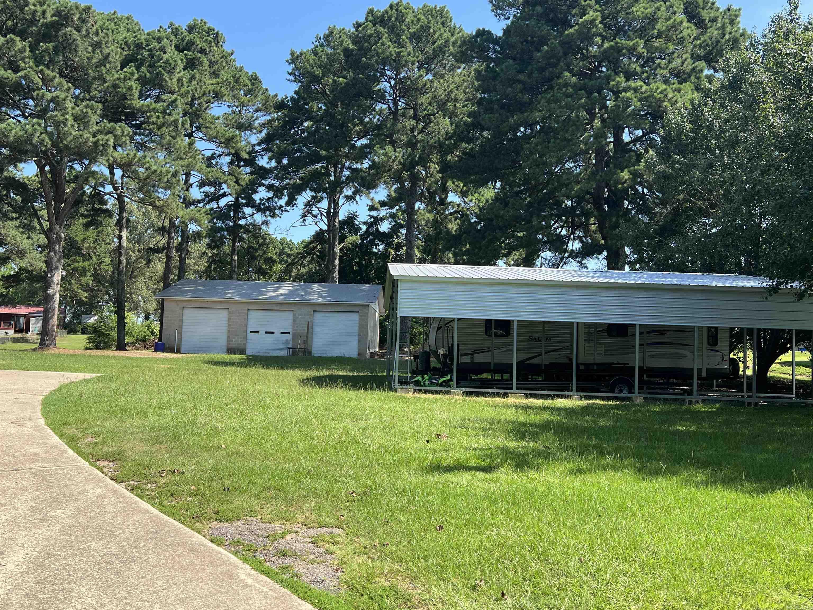Lake Hamilton Outside - Residential