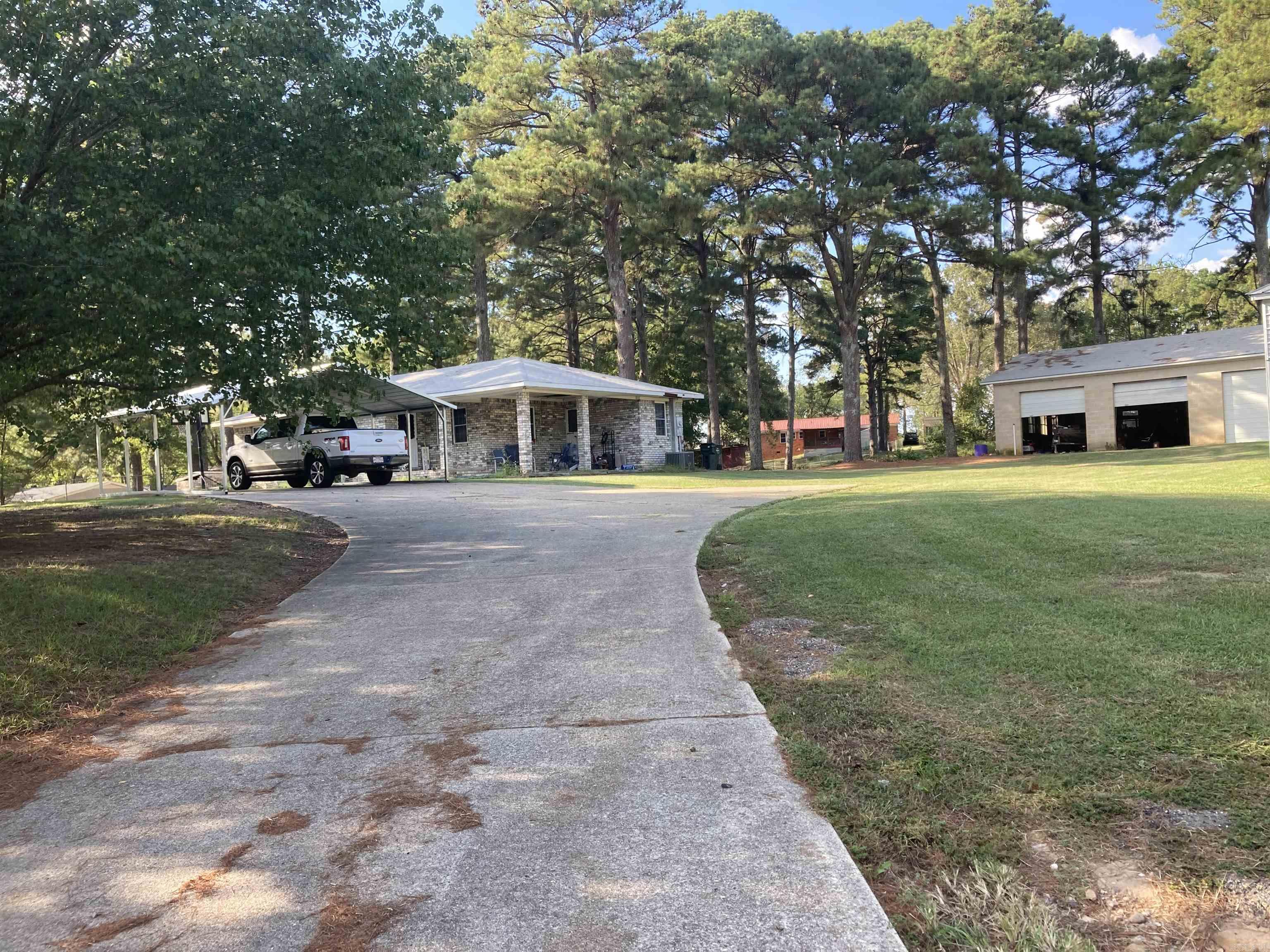 Lake Hamilton Outside - Residential