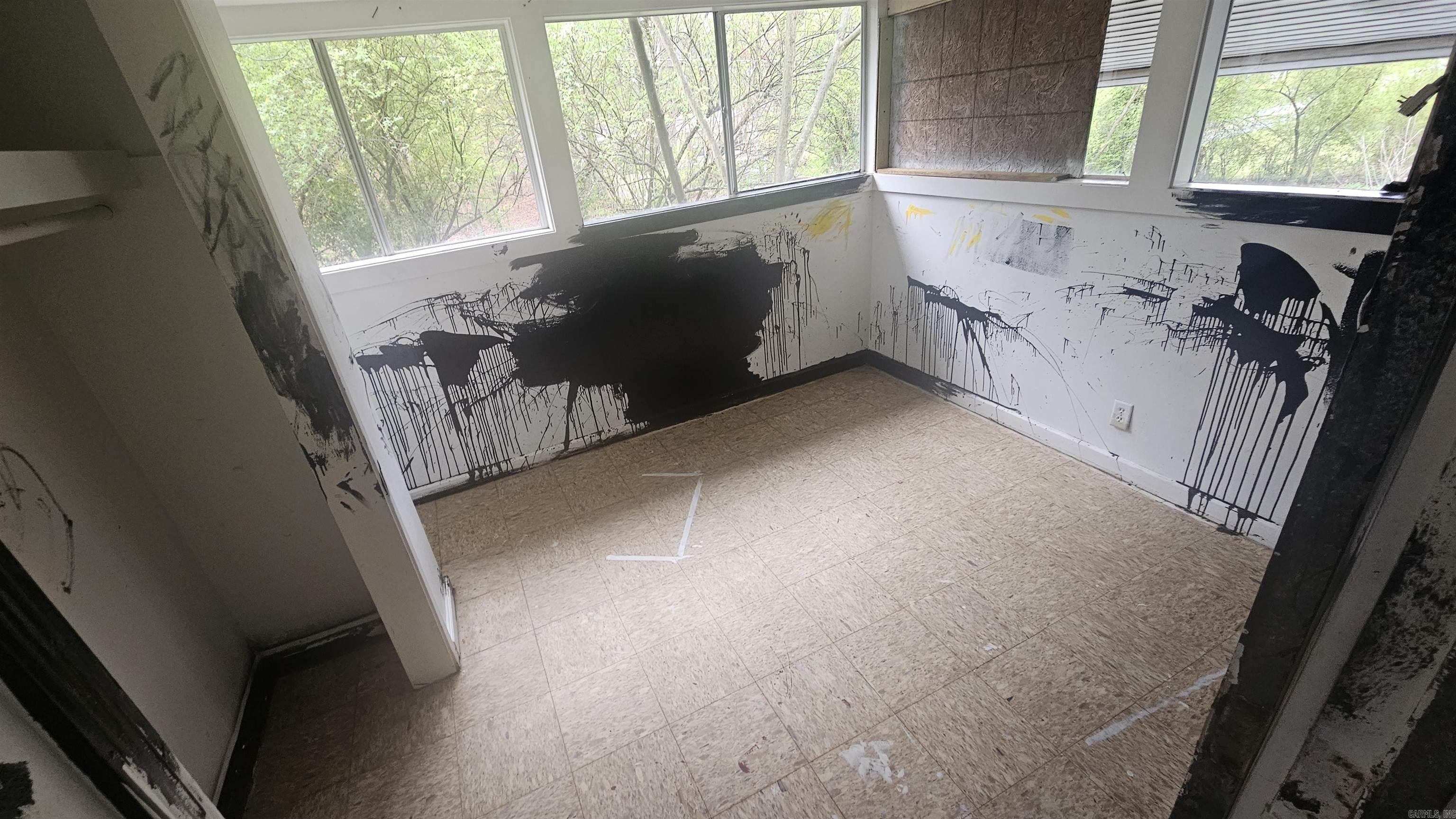 ARROWHEAD LAKE ESTATES 1 - Residential