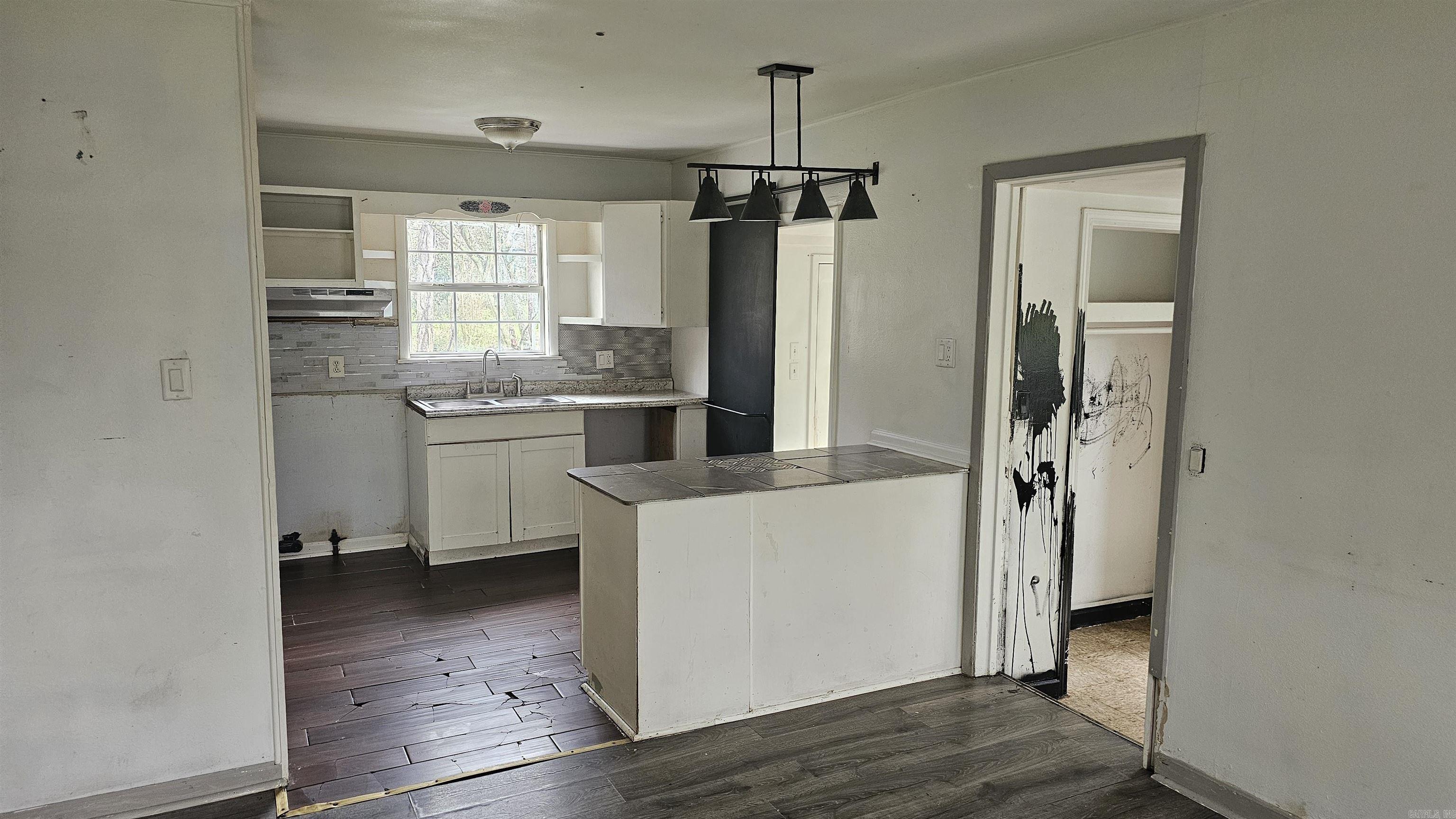 ARROWHEAD LAKE ESTATES 1 - Residential