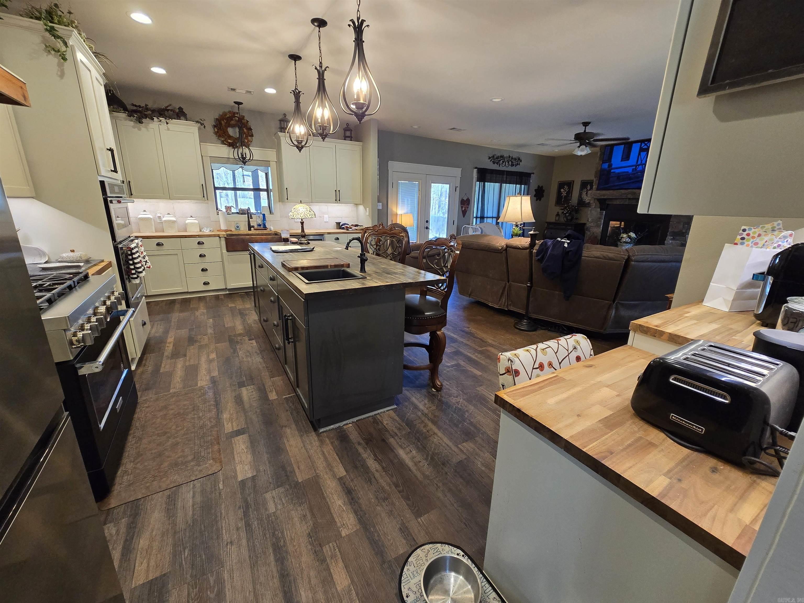 CEDAR PARK ESTATES - Residential