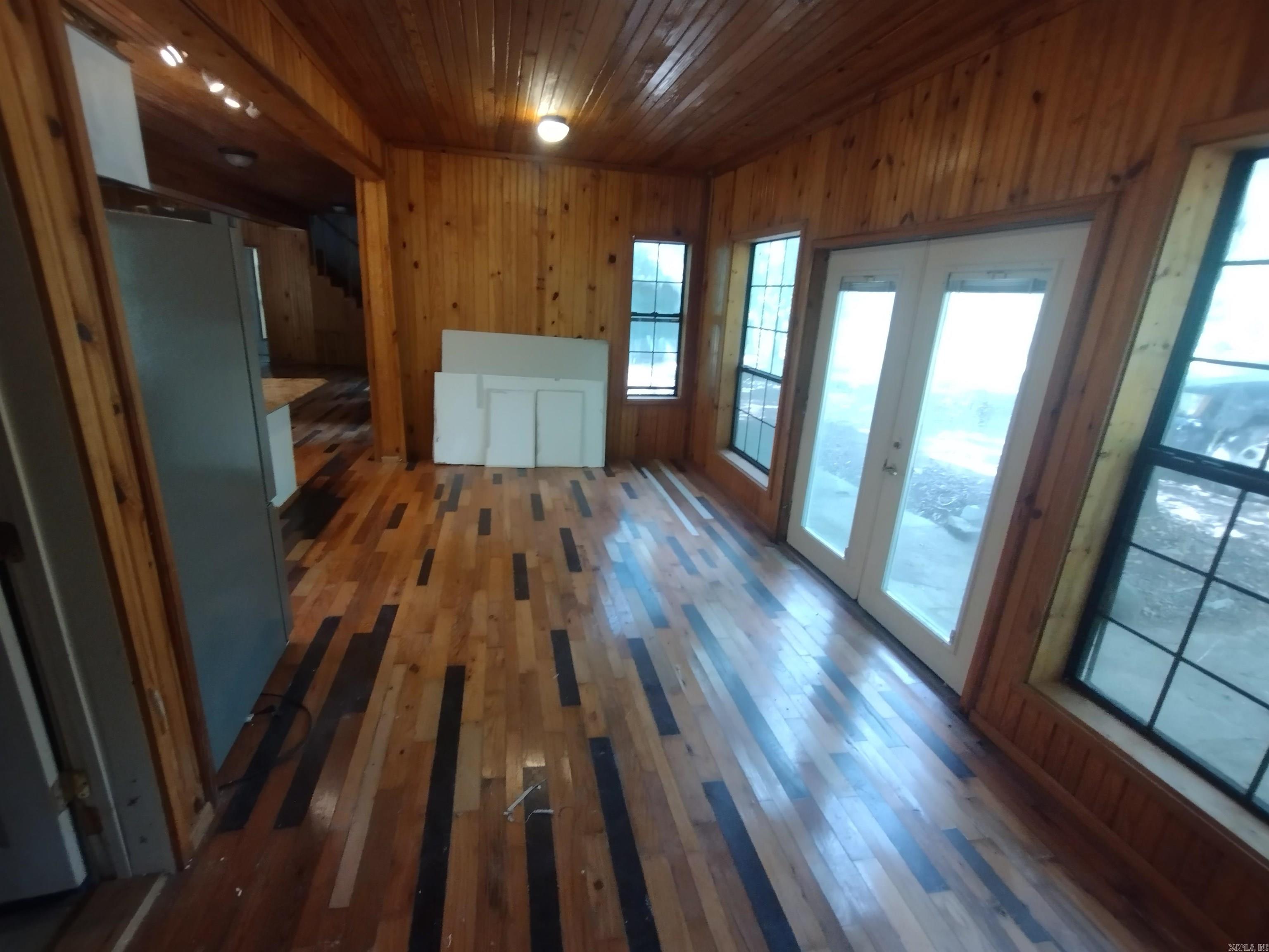 Metes & Bounds - Residential