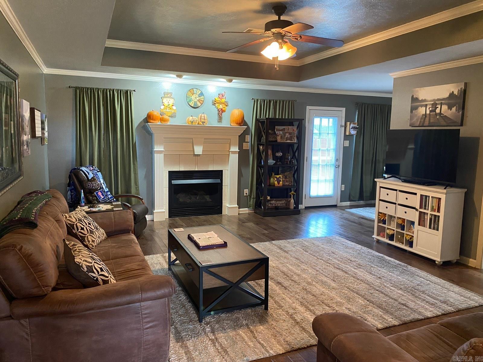 SPRING VALLEY - Residential