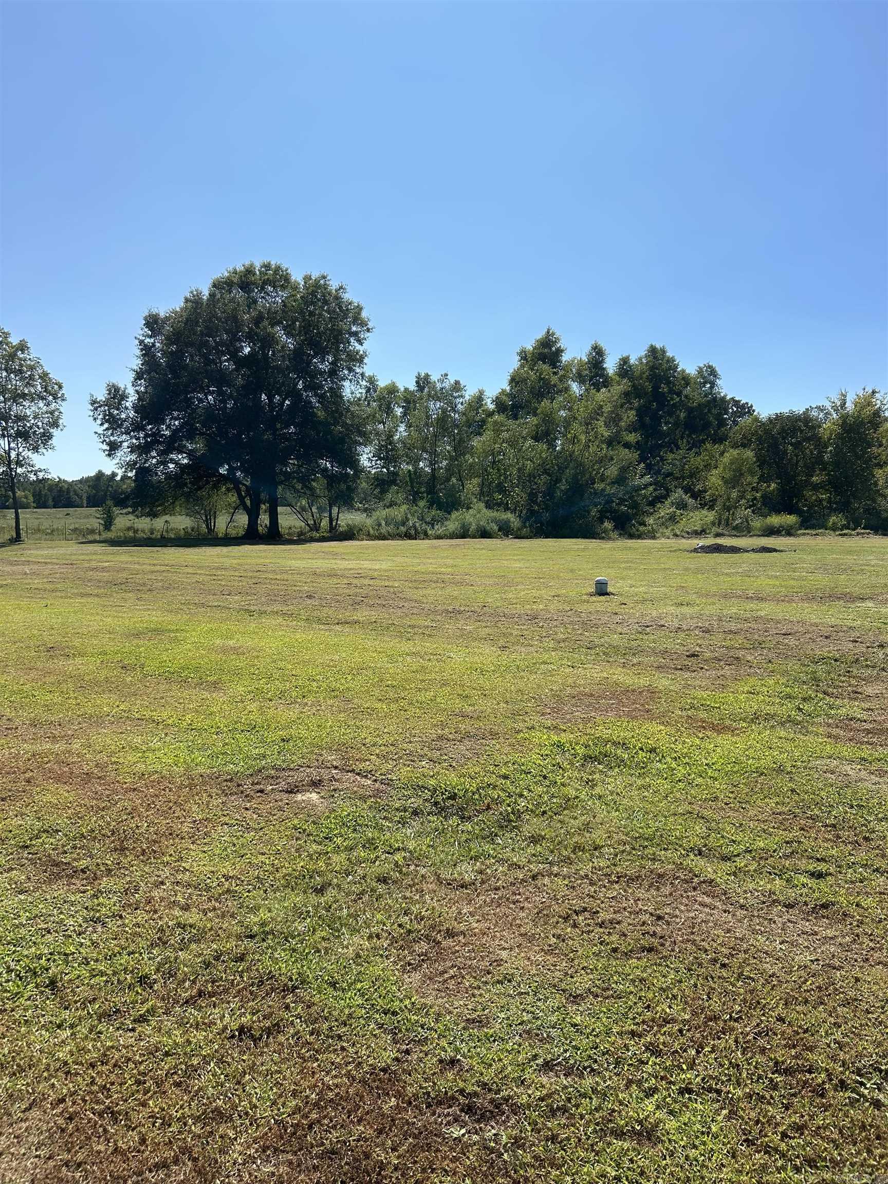 1.5 Acres ā Perfect for Your Dream Home! Bring your vision to life on this beautiful 1.5-acre lot just 15 minutes from downtown Searcy! Flat, open, and ready for your home, this property already has city water access and a well in place. Whether youāre building a custom home, placing a mobile home, or adding a shop or garden, this peaceful country setting gives you the space you need ā all while staying close to town conveniences.