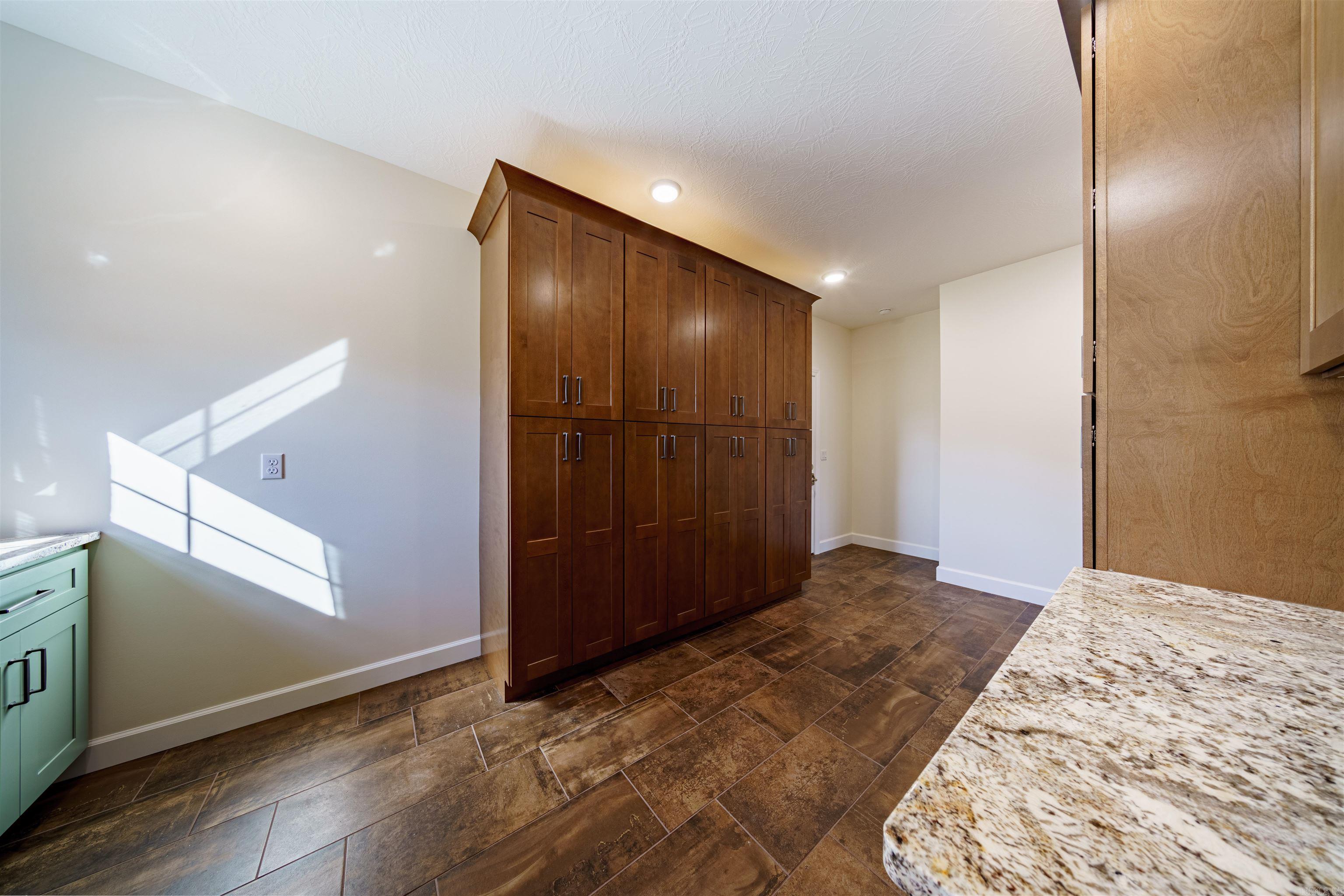 CROWN ADDITION - Residential