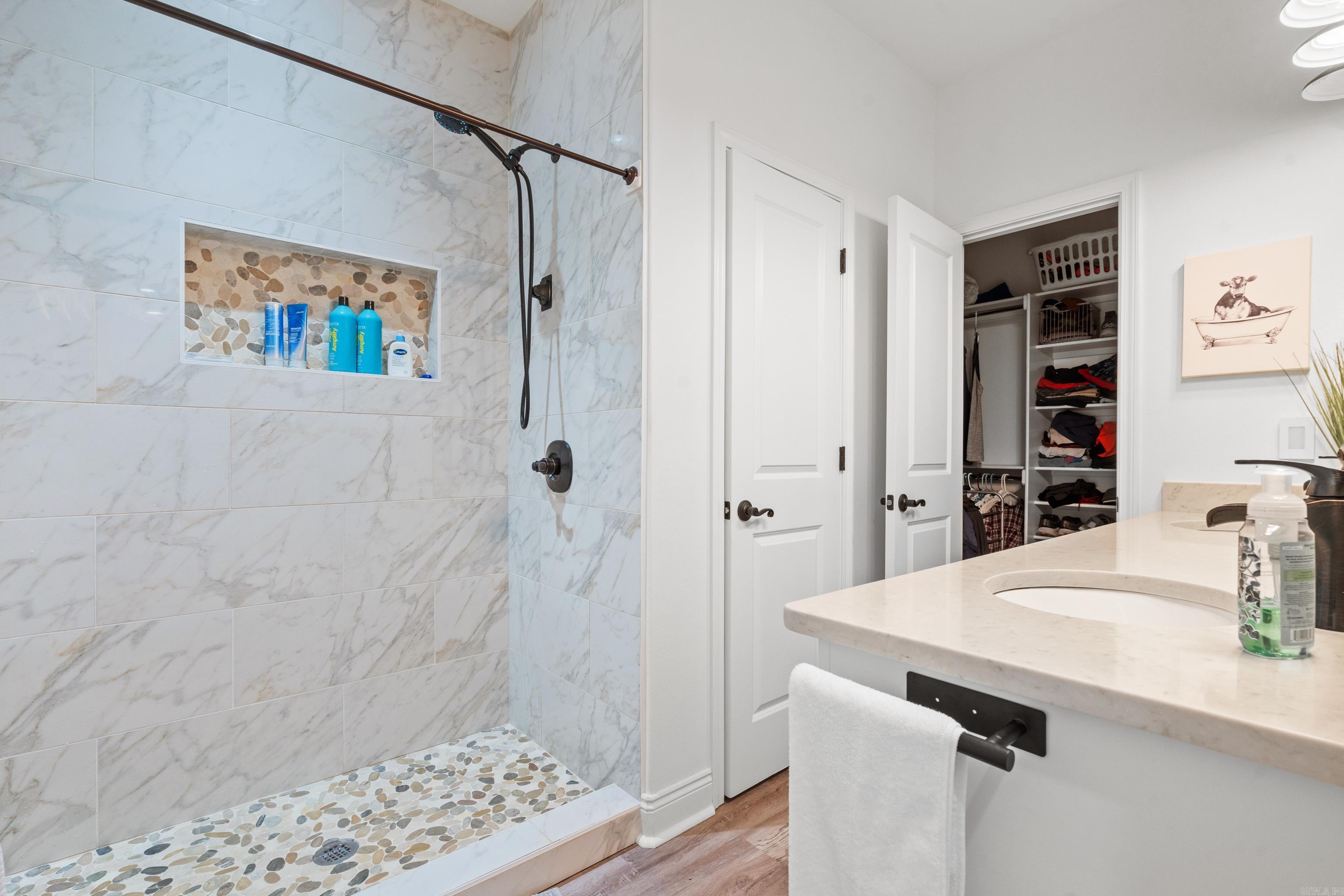 NORTHSHORE RIDGE - Residential