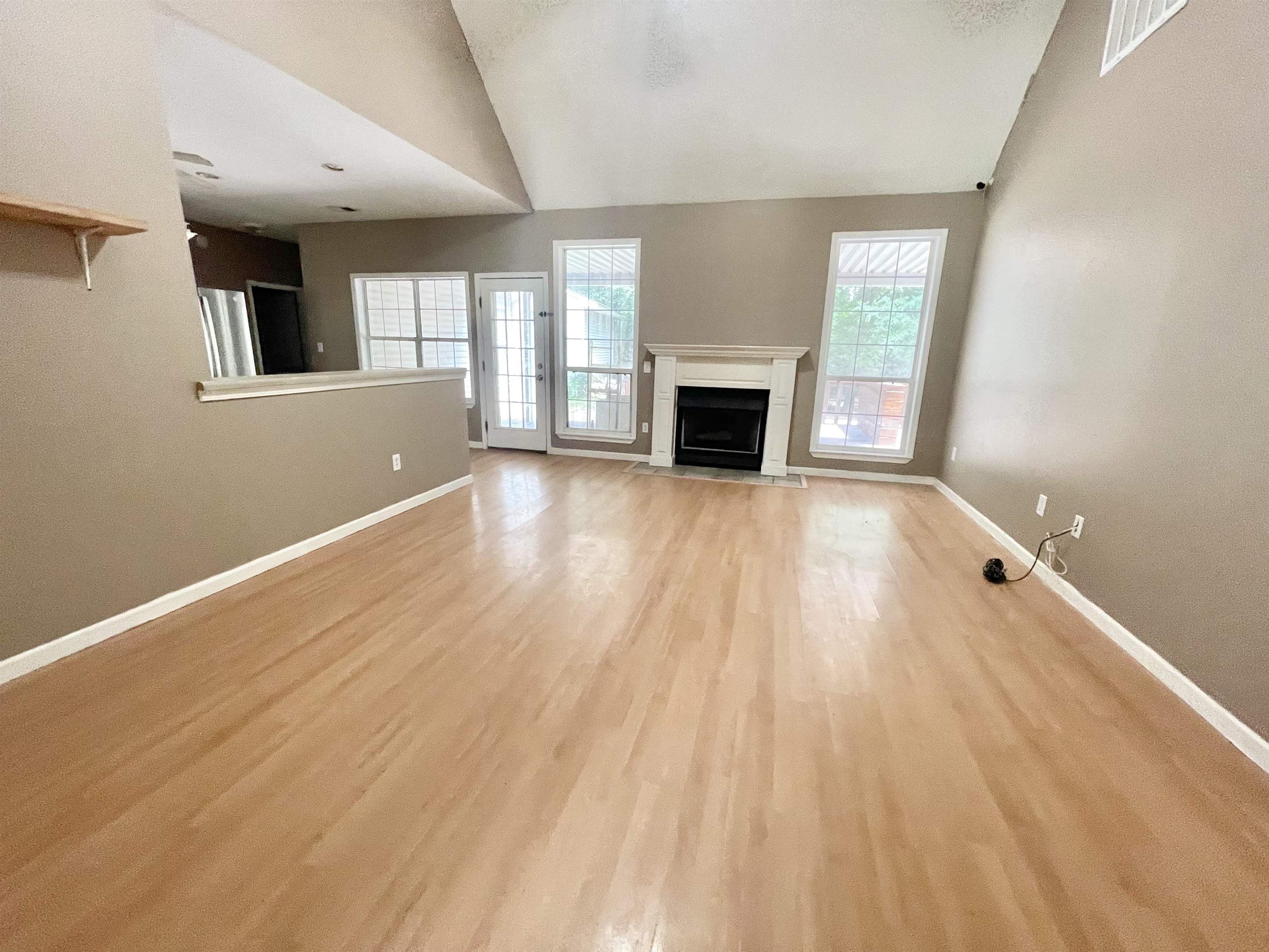 EMERALD VALLEY - Residential