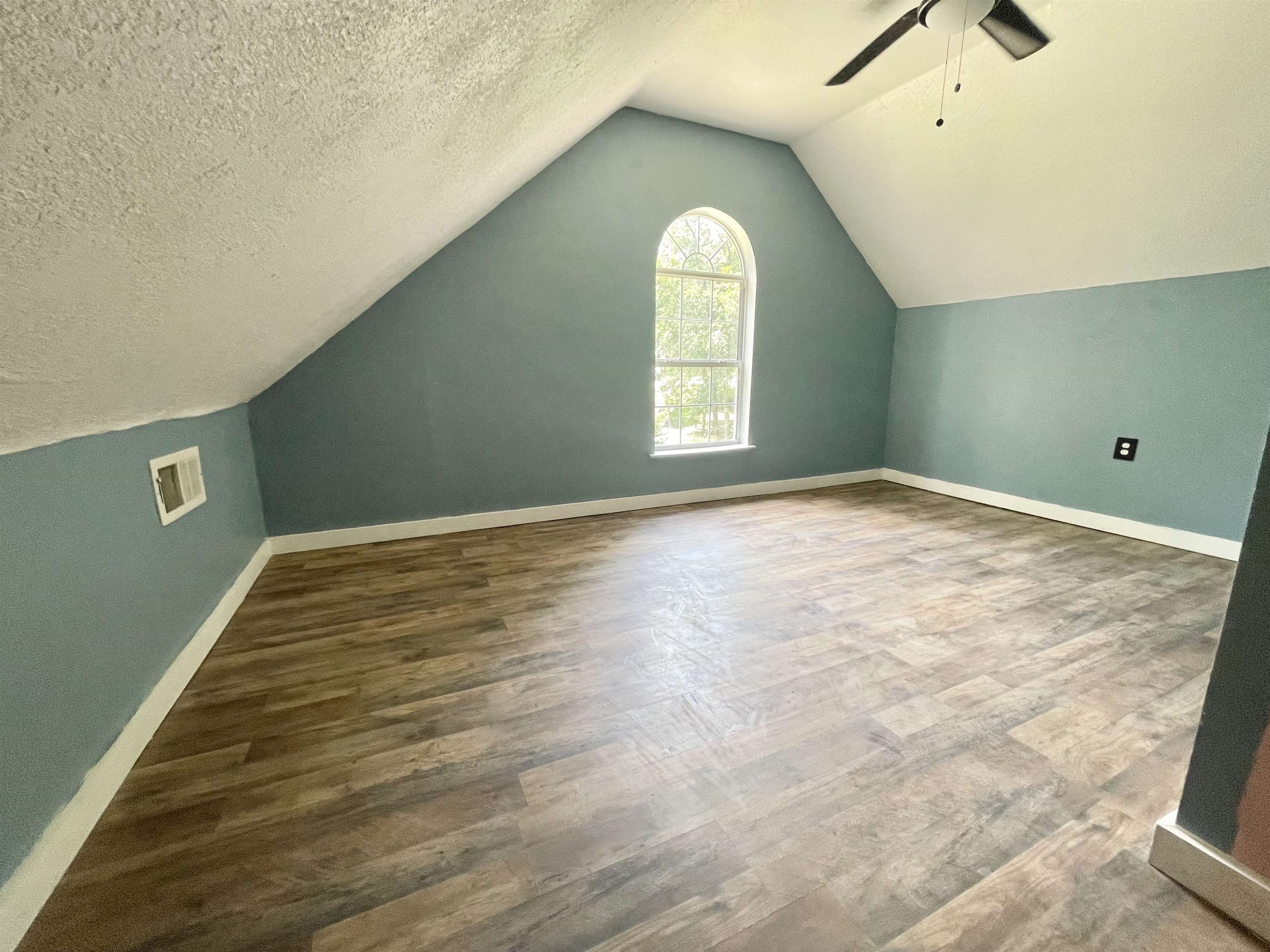 EMERALD VALLEY - Residential