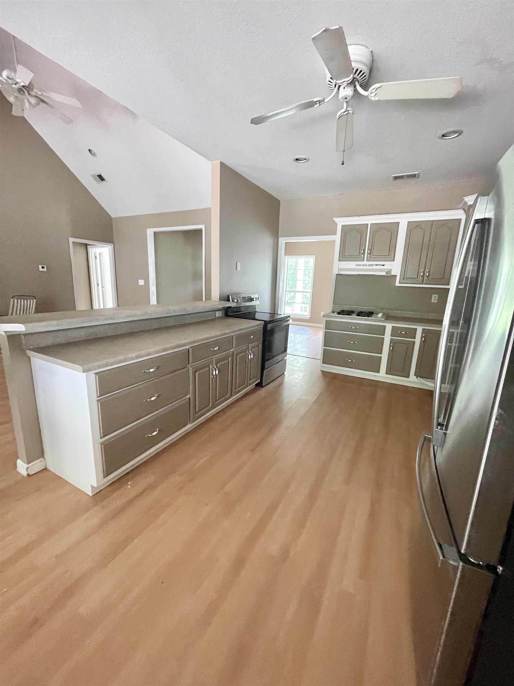 EMERALD VALLEY - Residential