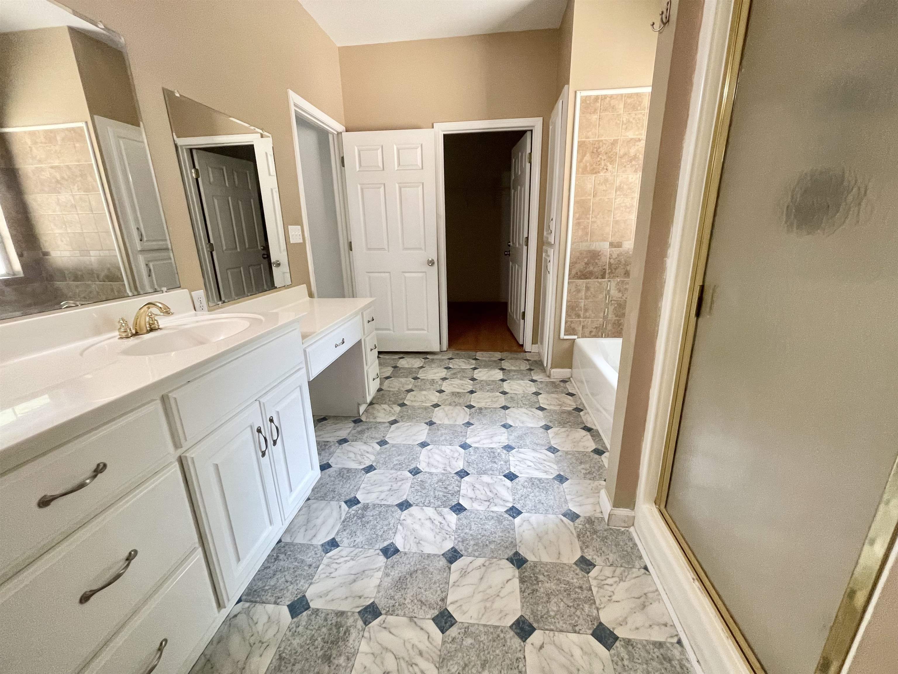 EMERALD VALLEY - Residential