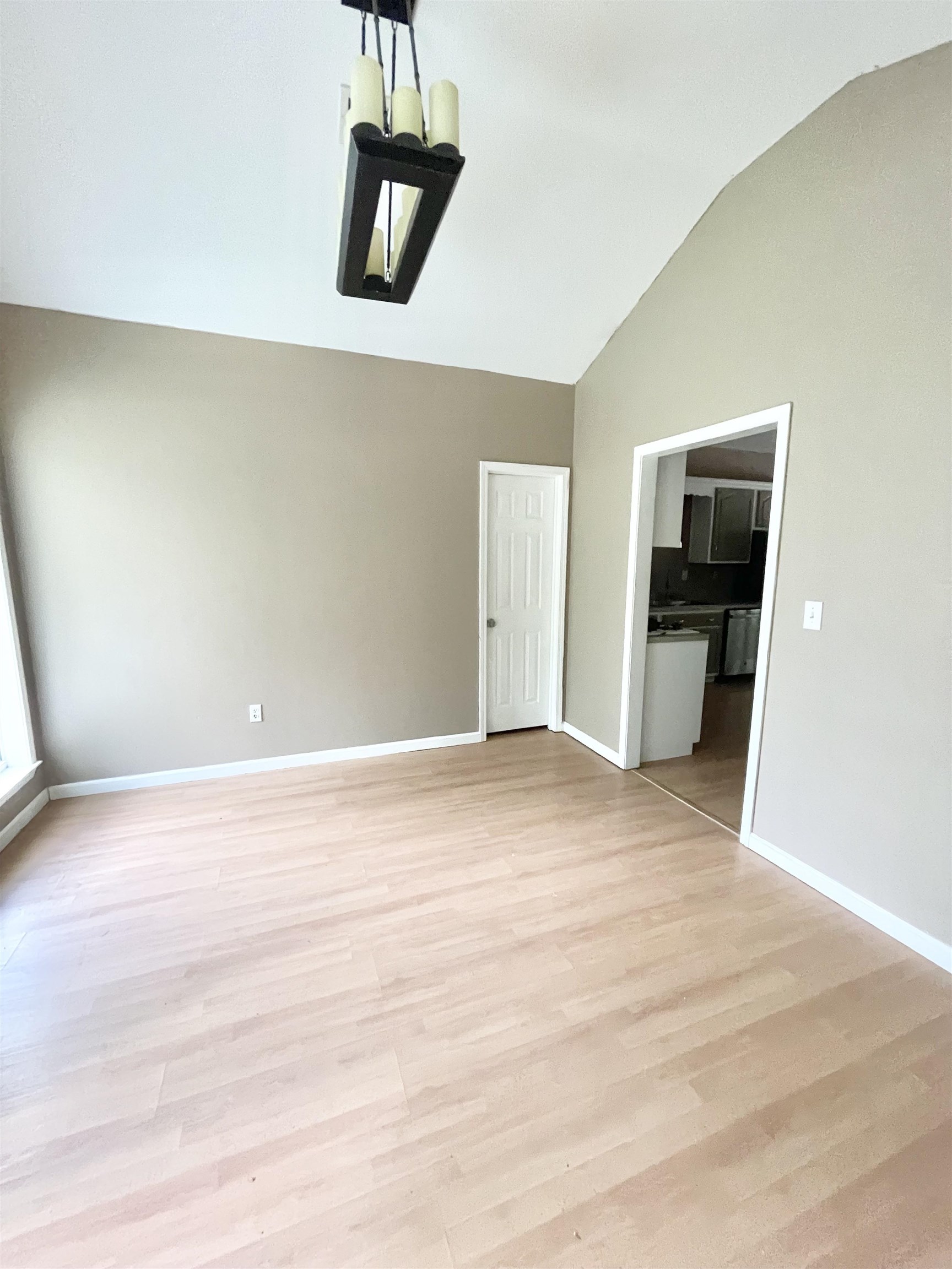 EMERALD VALLEY - Residential