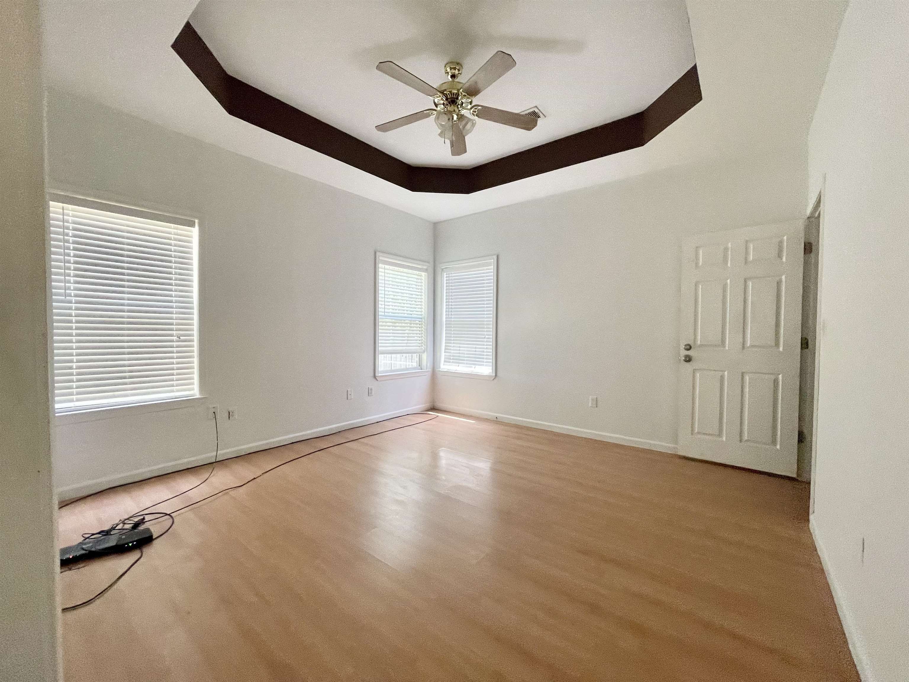 EMERALD VALLEY - Residential