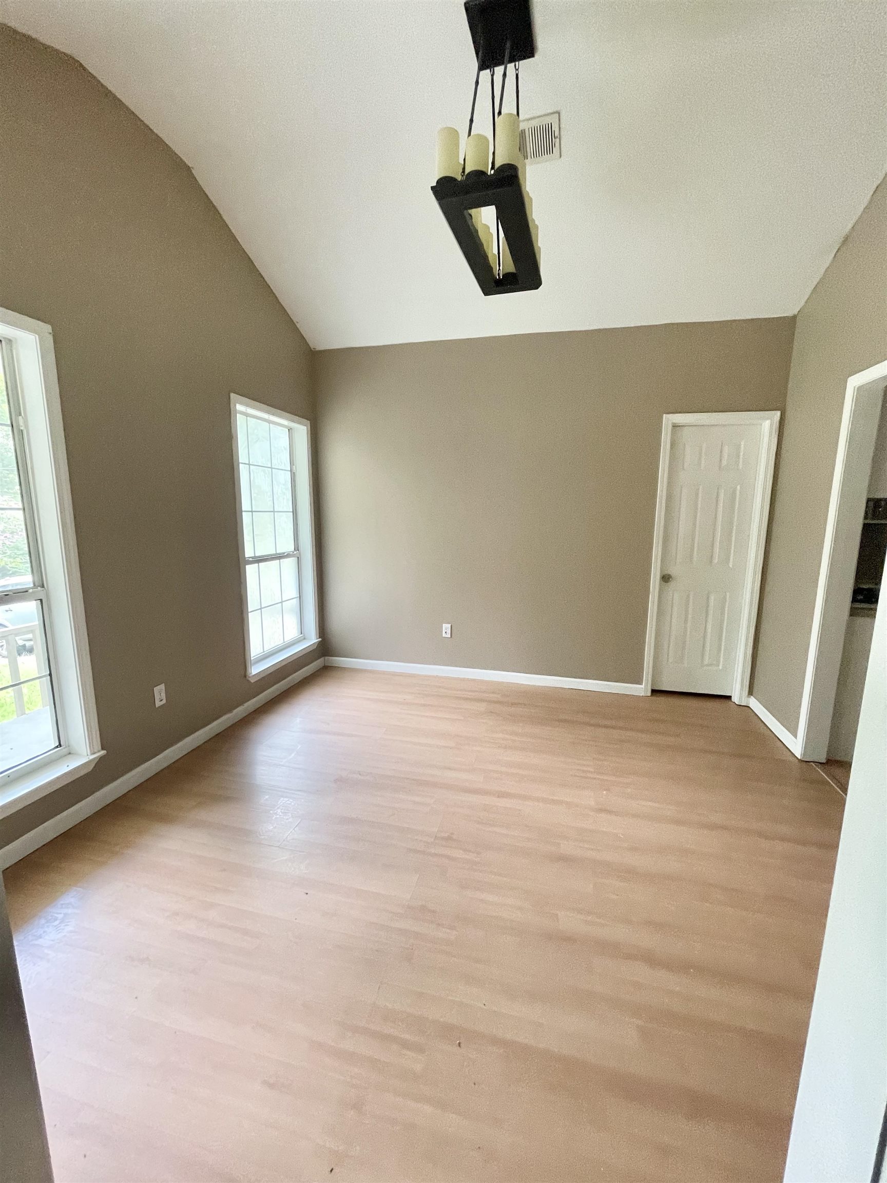 EMERALD VALLEY - Residential