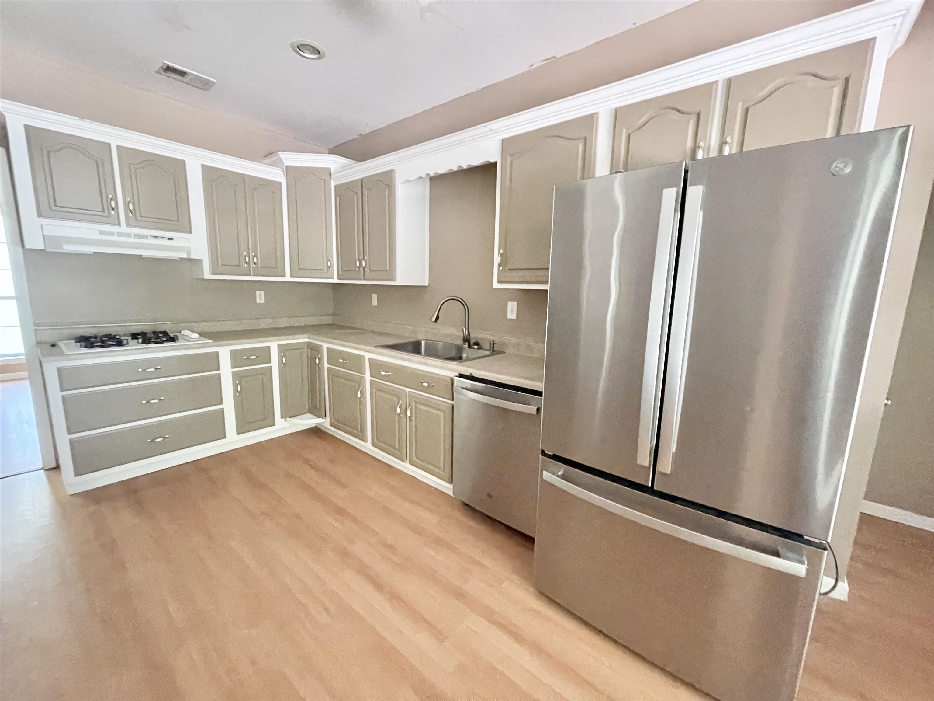 EMERALD VALLEY - Residential