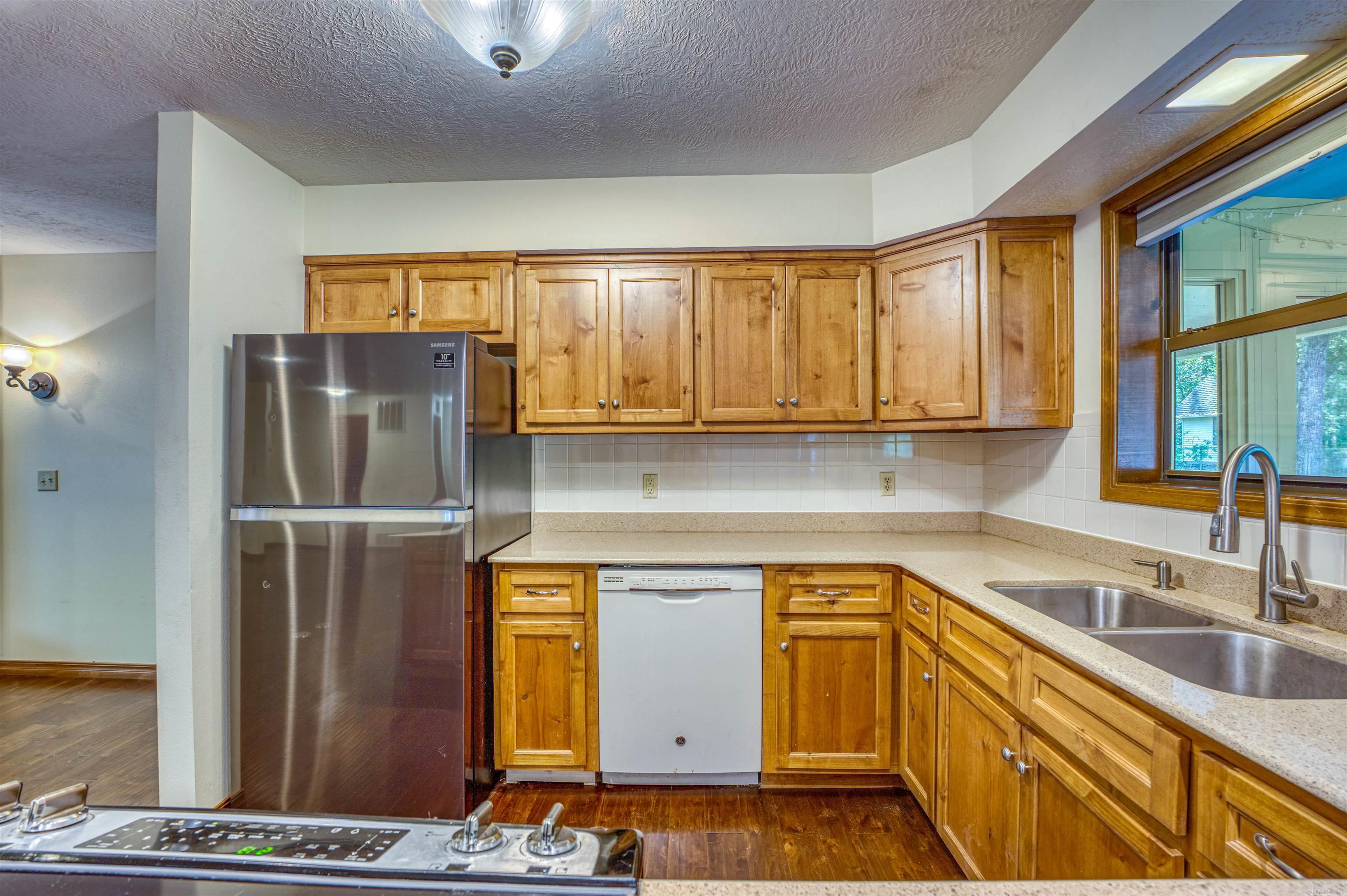 DRIFTWOOD LAKE SUB - Residential