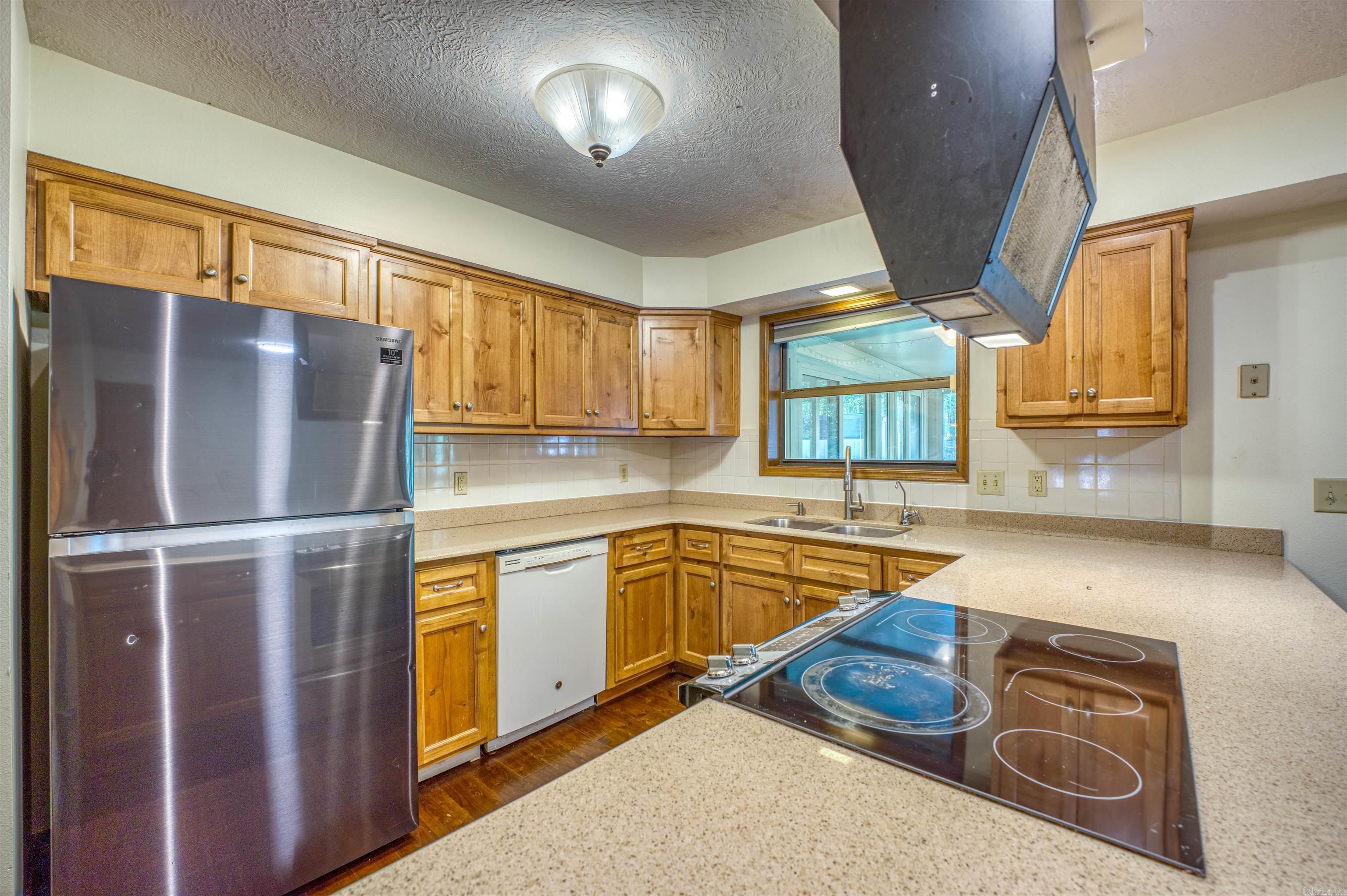 DRIFTWOOD LAKE SUB - Residential