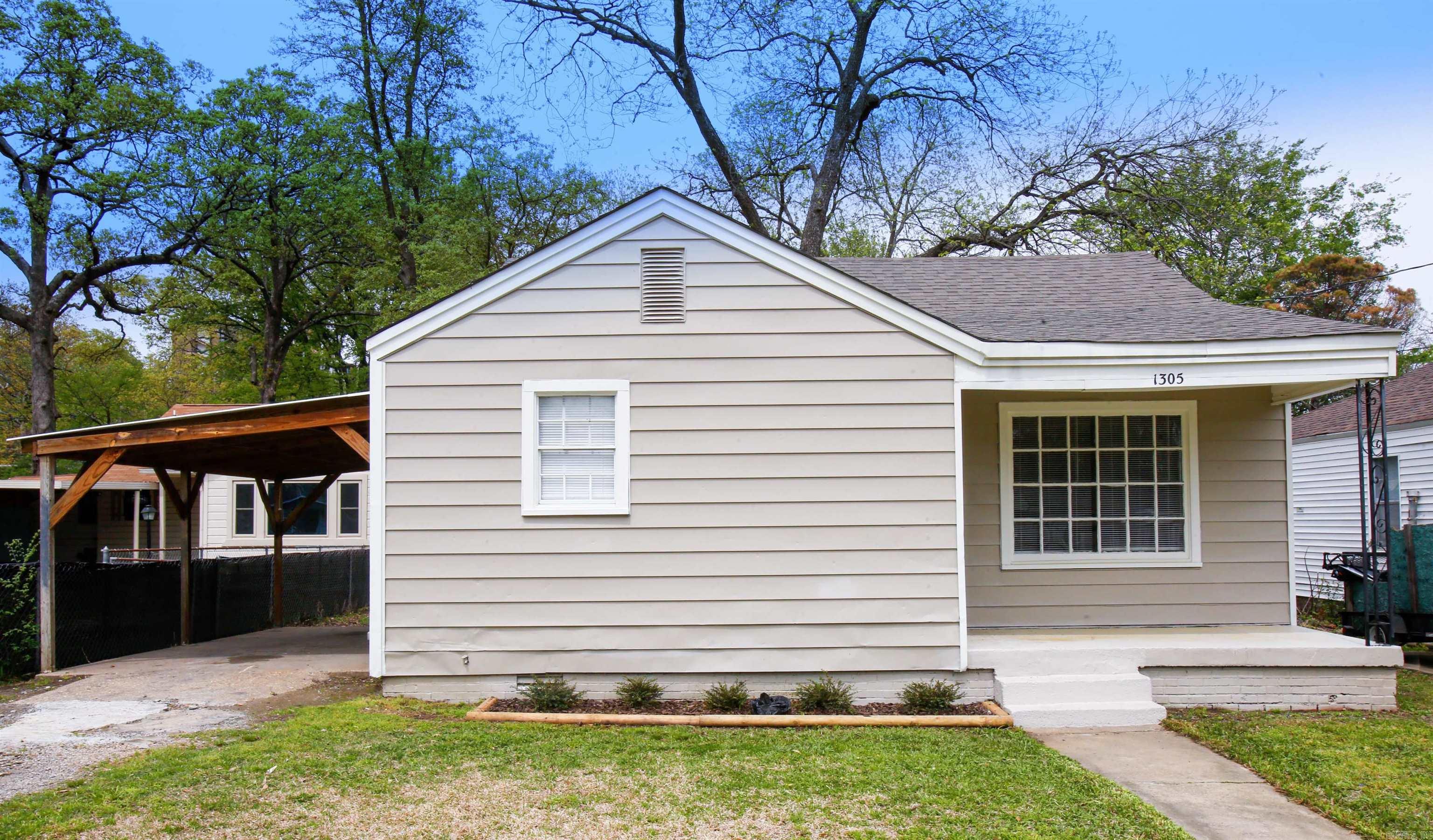 Cute 3BD/1BA home in NLR that is waiting for you to call home. Fully fenced yard perfect for anyone with kids or pets. This property is managed by Hoffman Team so beware of scammers - we will never ask you to Cashapp us money. The lease for this property is for 18 months to 2 years with a 3% increase after the first year. Income must be 3x the amount of rent per month unless you have a housing voucher. Deposit, first month’s rent, and the $50 administration fee due before move in.