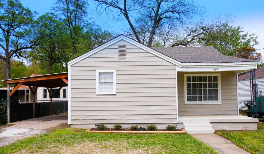 Cute 3BD/1BA home in NLR that is waiting for you to call home. Fully fenced yard perfect for anyone with kids or pets. This property is managed by Hoffman Team so beware of scammers - we will never ask you to Cashapp us money. The lease for this property is for 18 months to 2 years with a 3% increase after the first year. Income must be 3x the amount of rent per month unless you have a housing voucher. Deposit, first month’s rent, and the $50 administration fee due before move in.