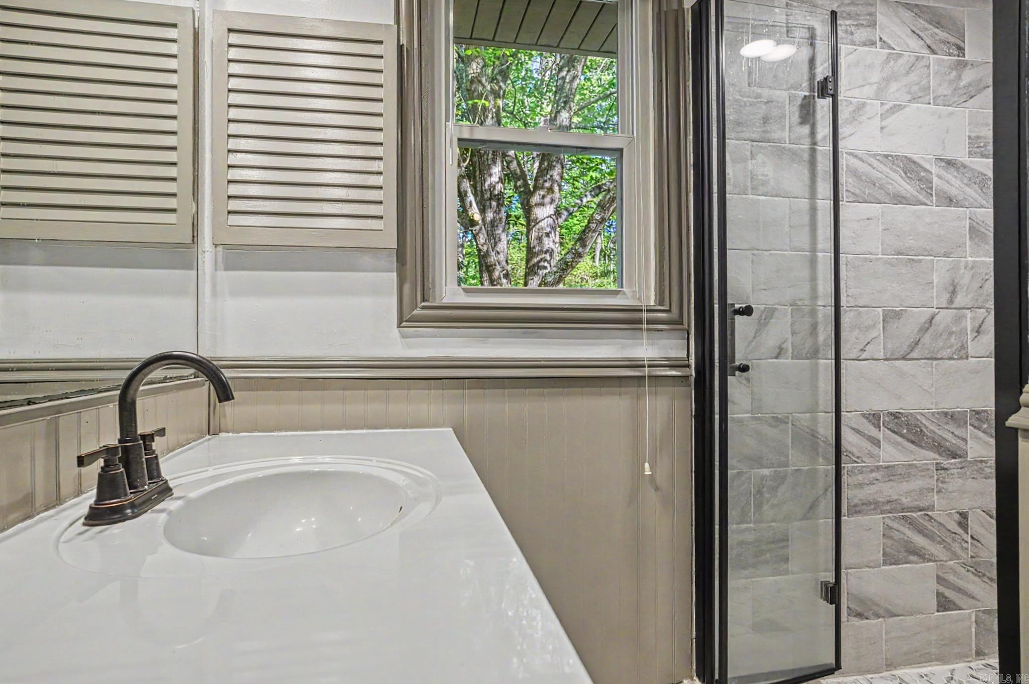 CASTILLO - Residential