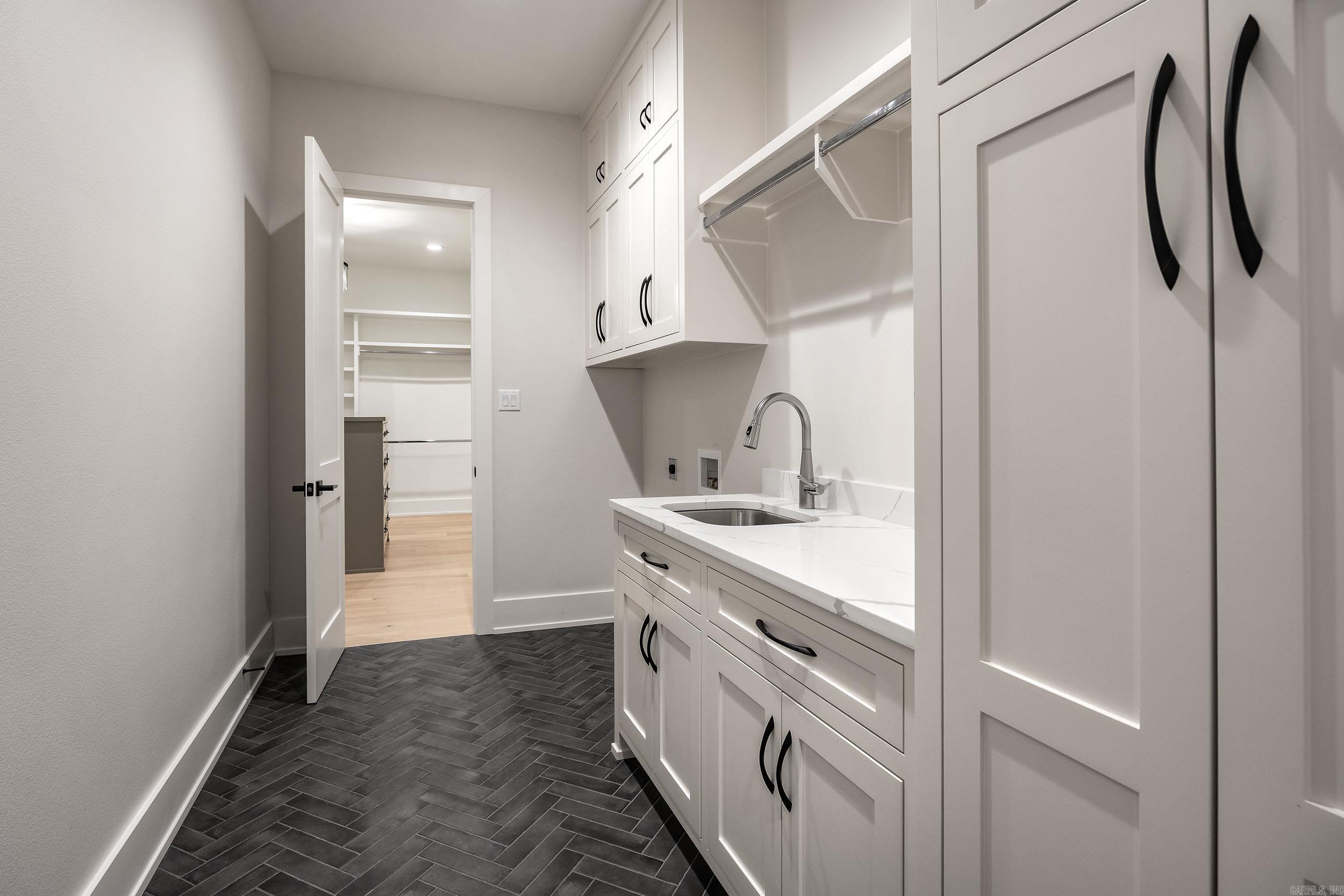 CHENAL VALLEY ABINGTON COURT - Residential