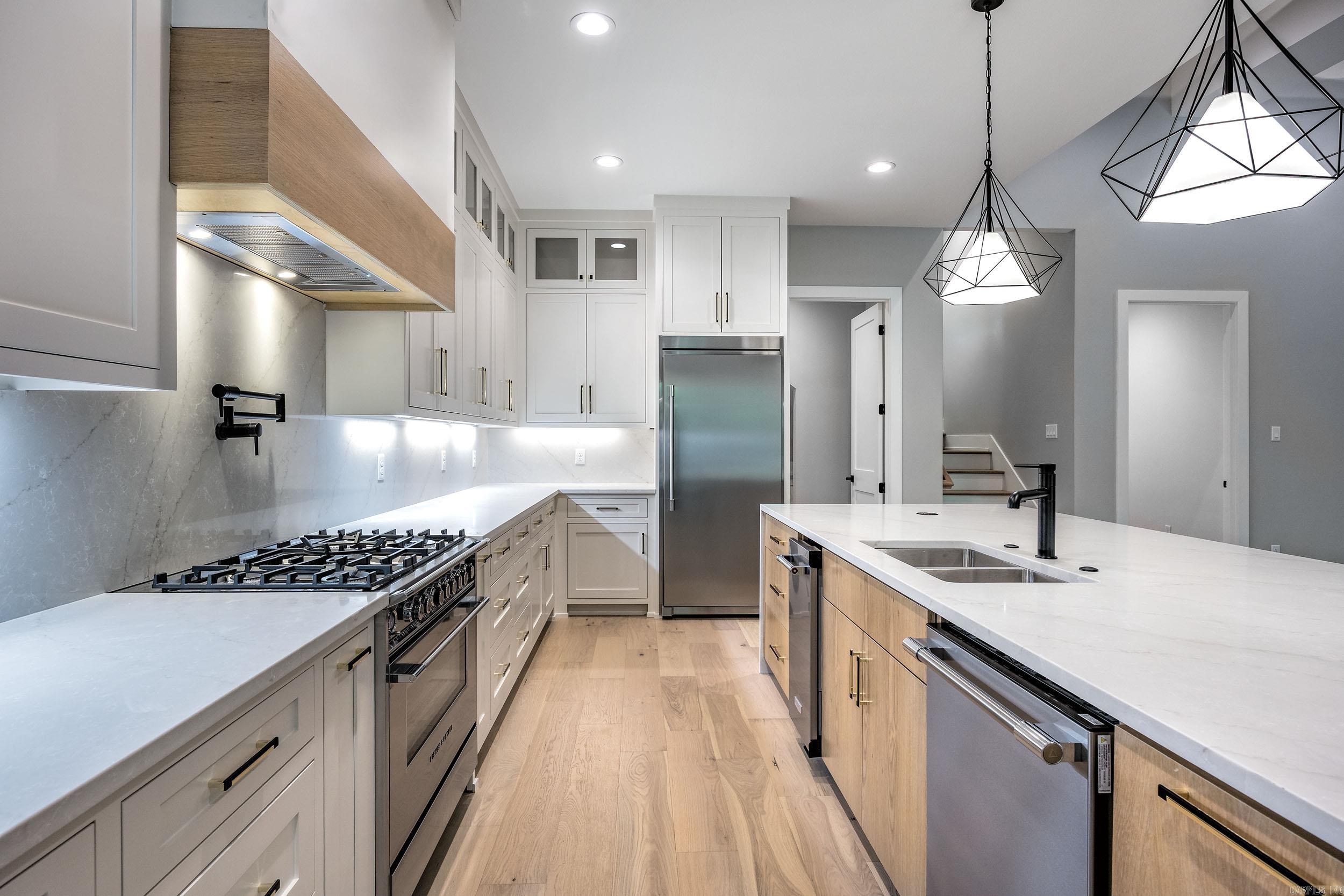 CHENAL VALLEY ABINGTON COURT - Residential