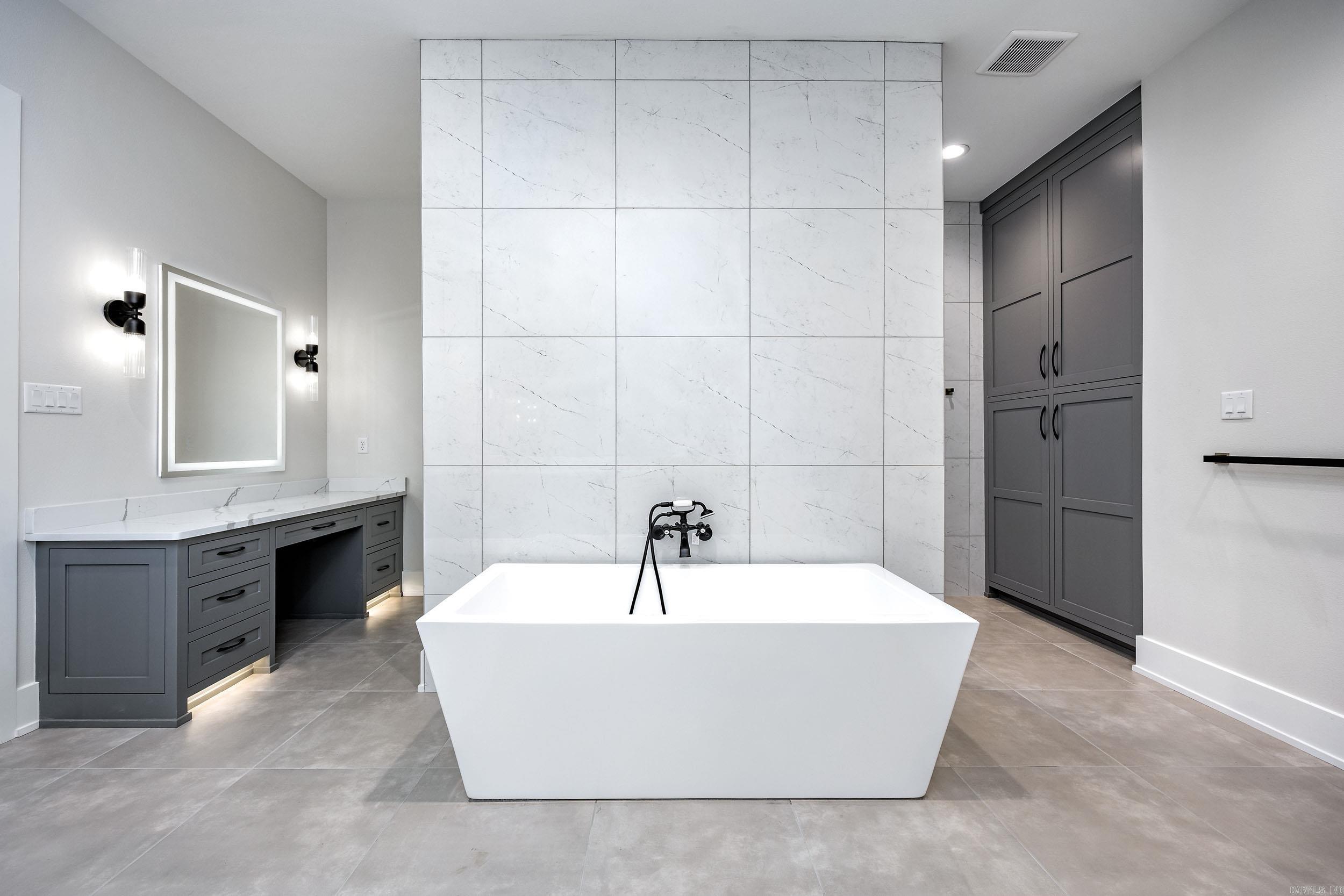 CHENAL VALLEY ABINGTON COURT - Residential