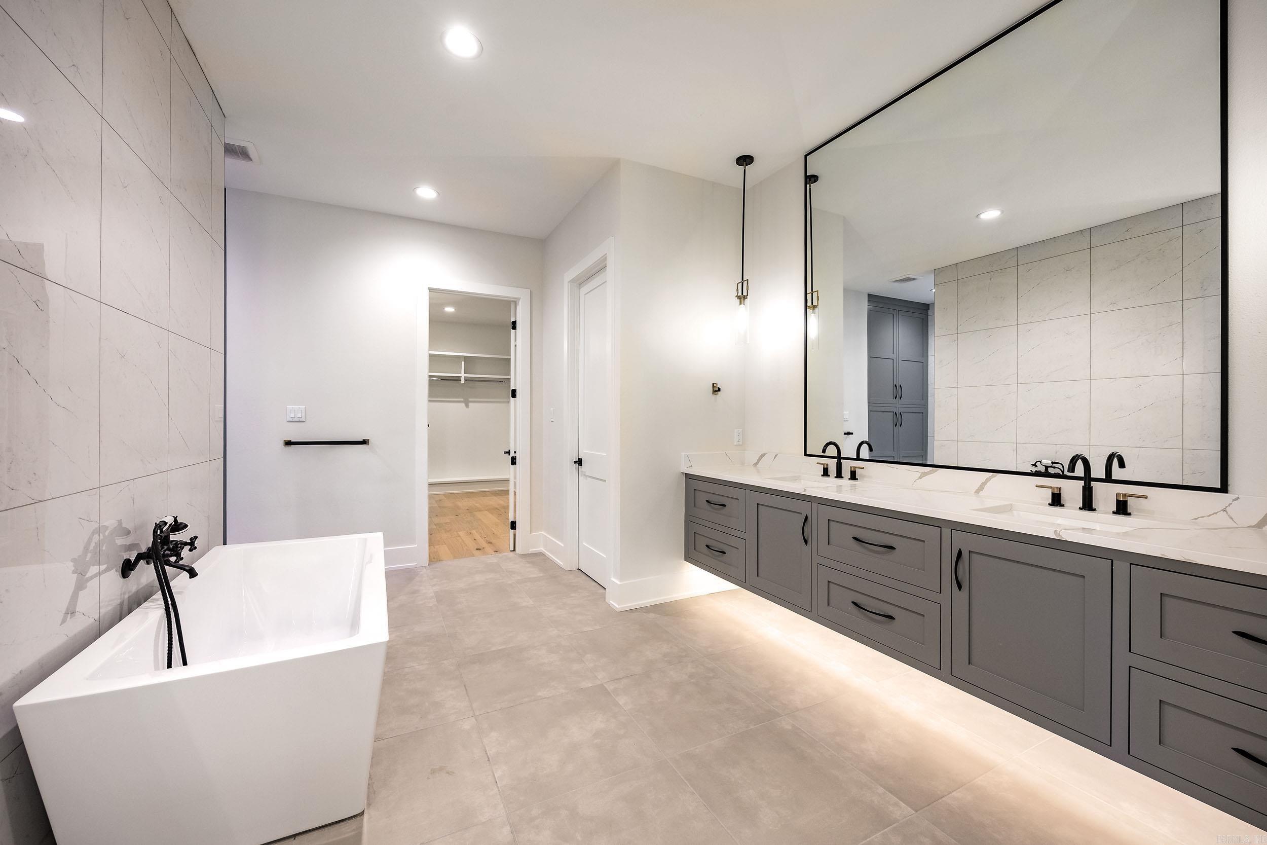 CHENAL VALLEY ABINGTON COURT - Residential