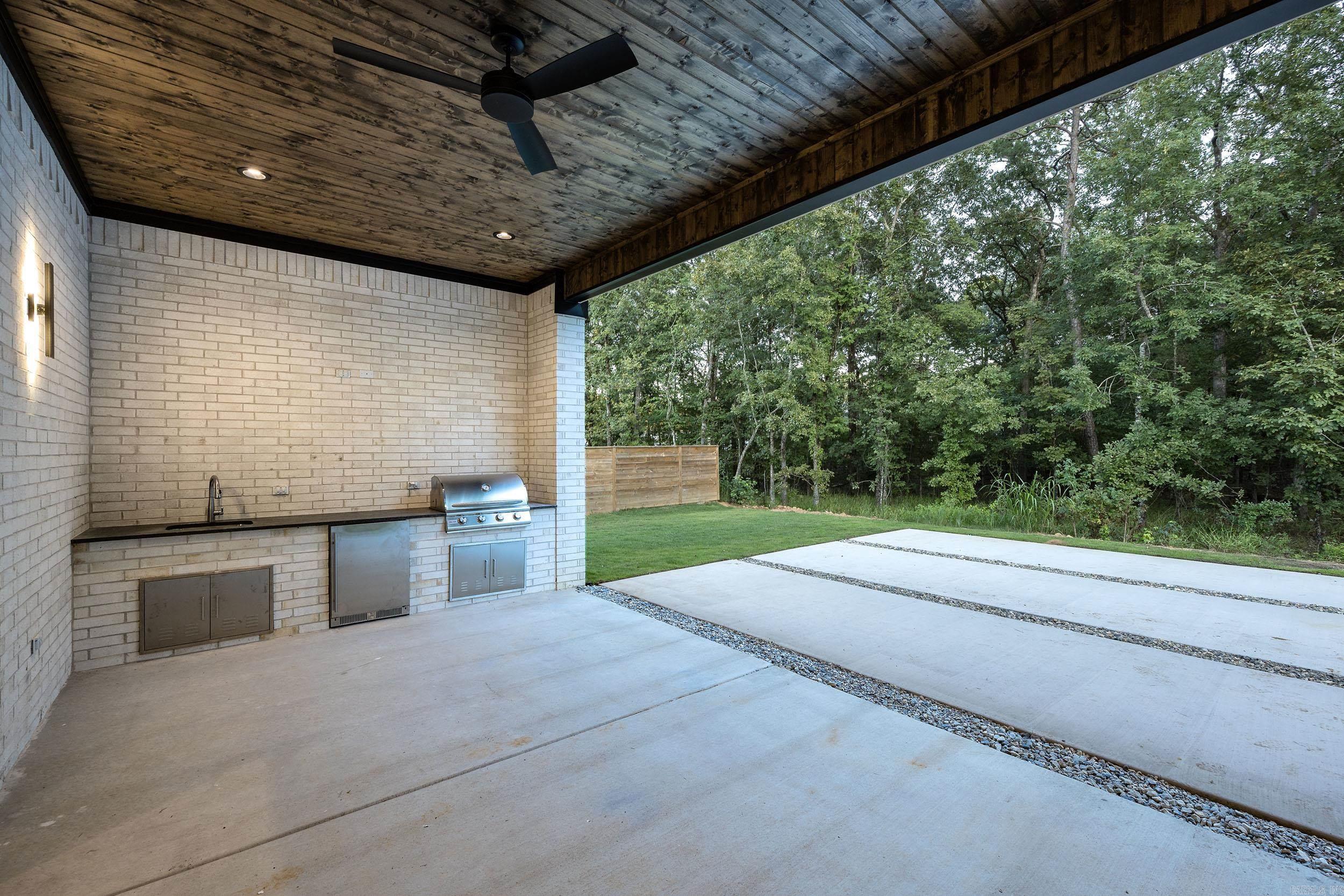CHENAL VALLEY ABINGTON COURT - Residential