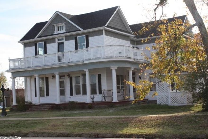 Victorian 2 story Rebuilt in 2010.  Living room has Engineer Hard wood floors that goes in the parlor, sun room and formal dining room (which has coffer ceiling and recessed lights.  Gorgeous kitchen with granite and stainless steel appliances.  Master on main floor with spa bath.  Up stairs there are 4 bedrooms and 2 baths with 2 separate stair cases.  Perfect for bed and breakfast.