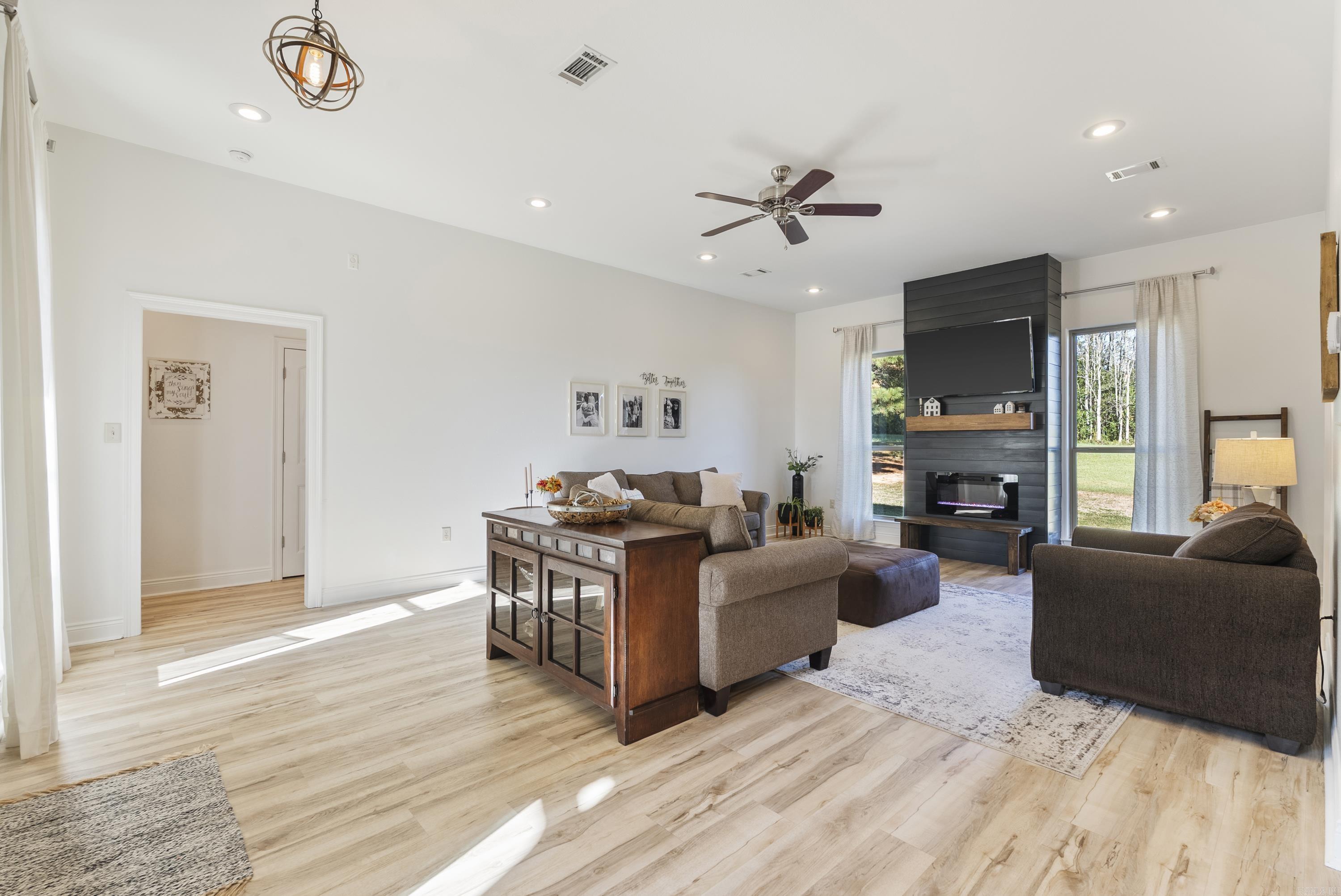 SHADOW VALLEY - Residential