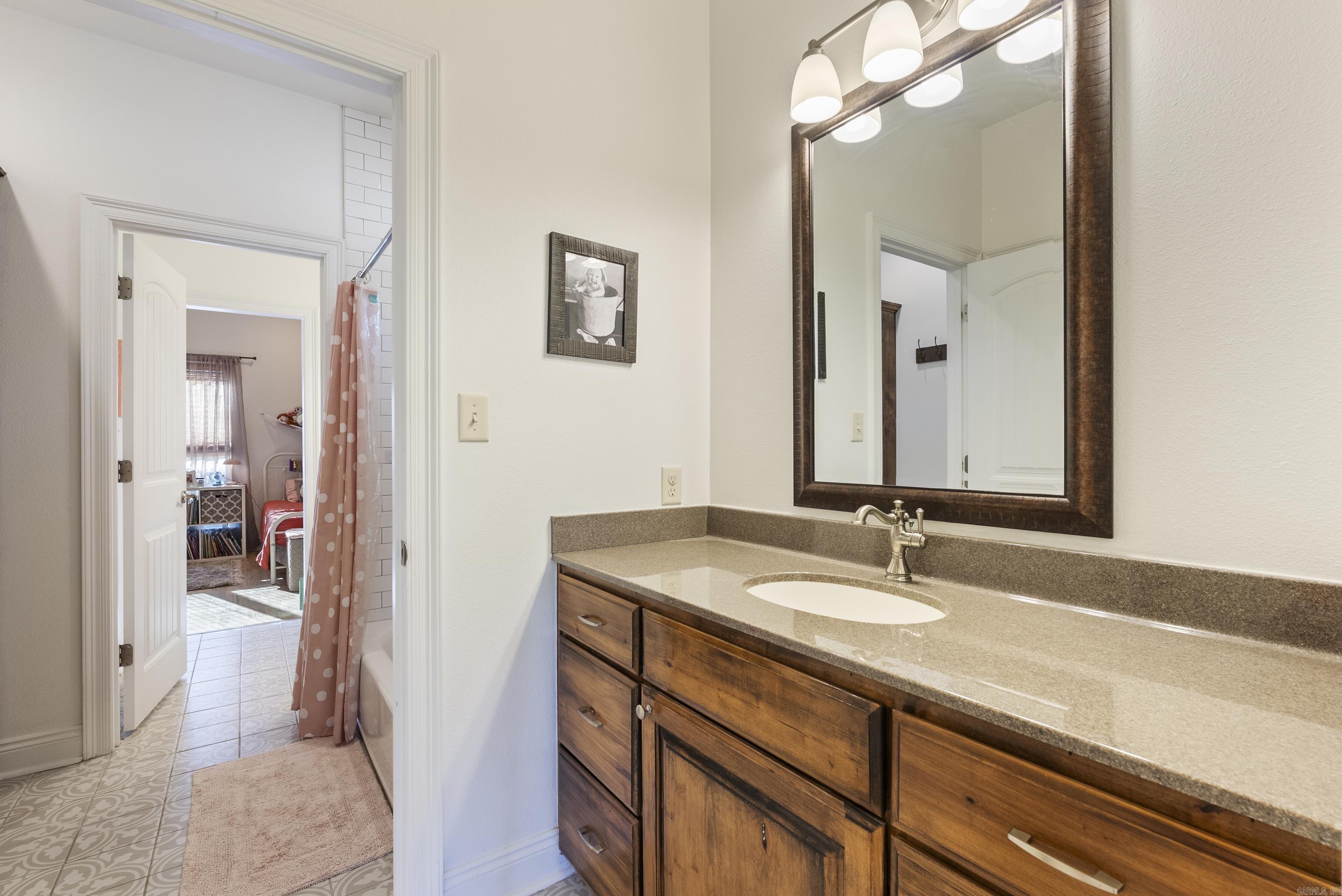 SHADOW VALLEY - Residential