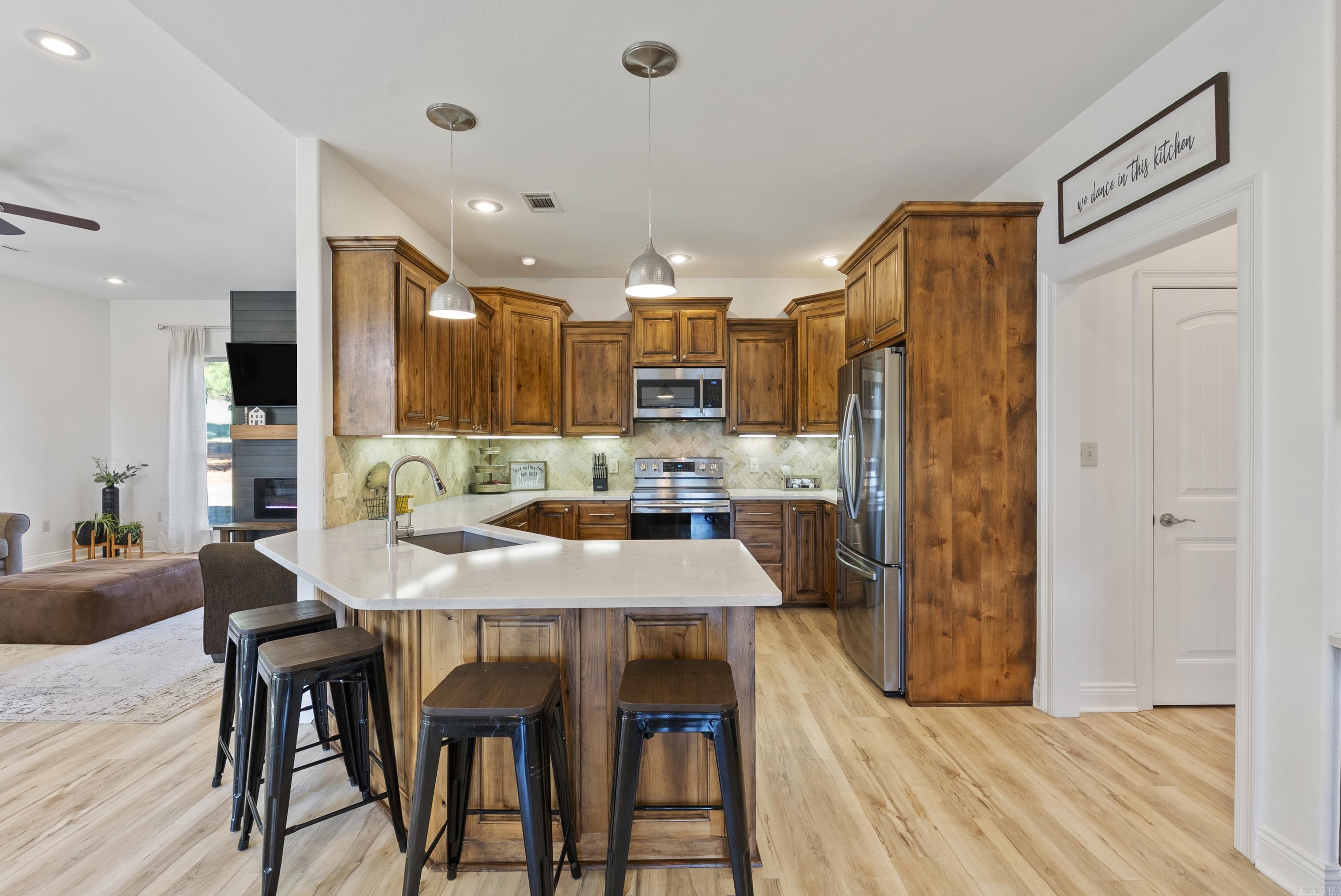 SHADOW VALLEY - Residential