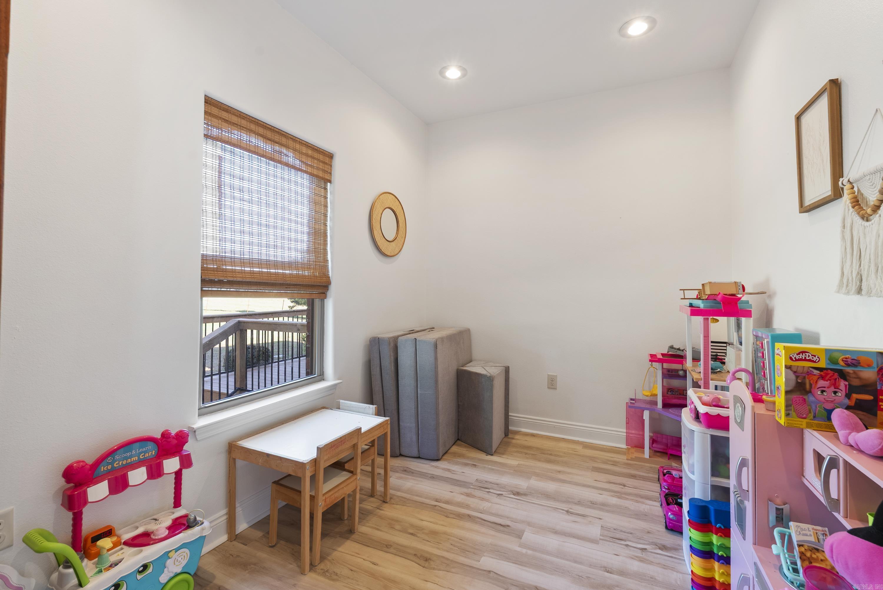 SHADOW VALLEY - Residential