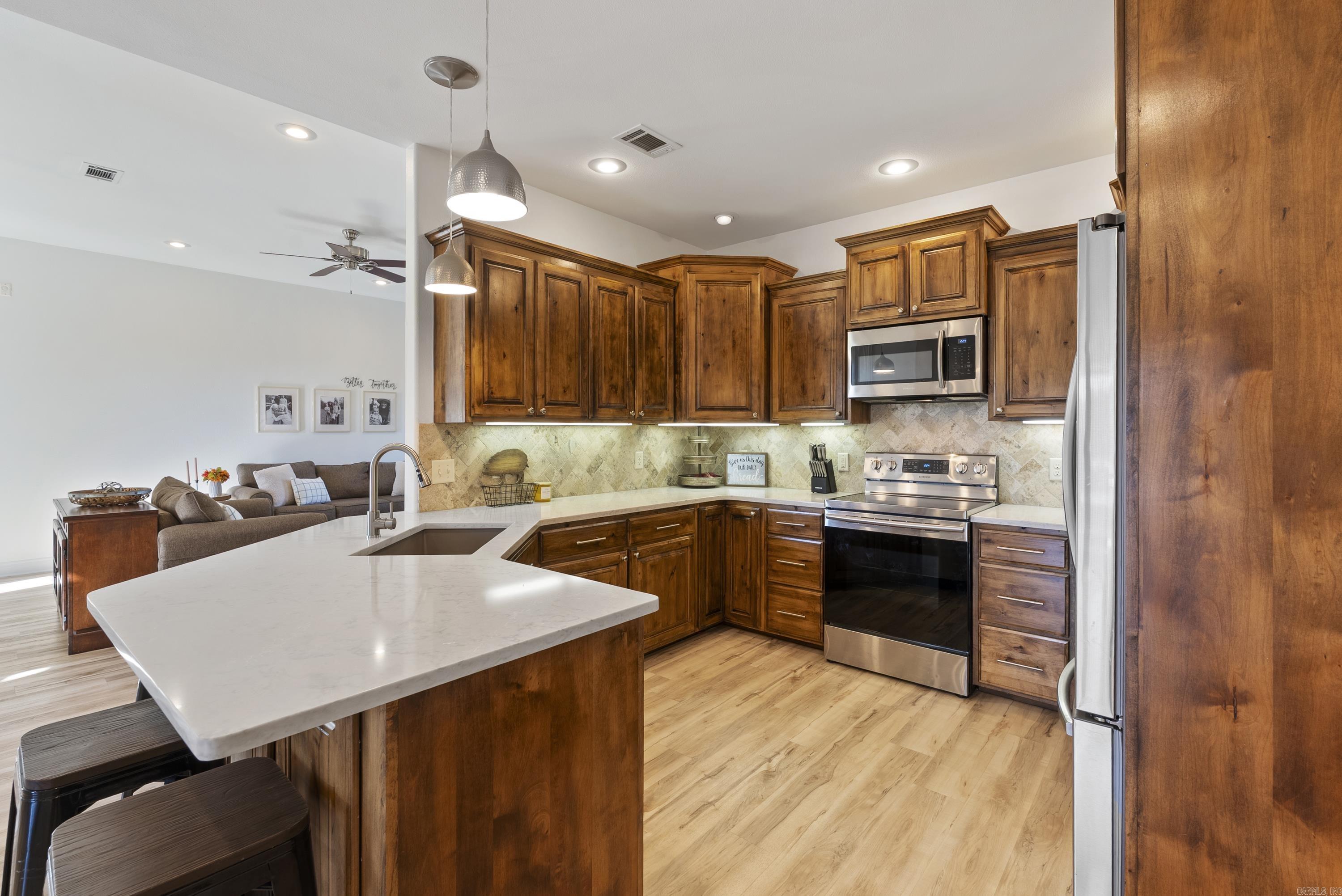 SHADOW VALLEY - Residential