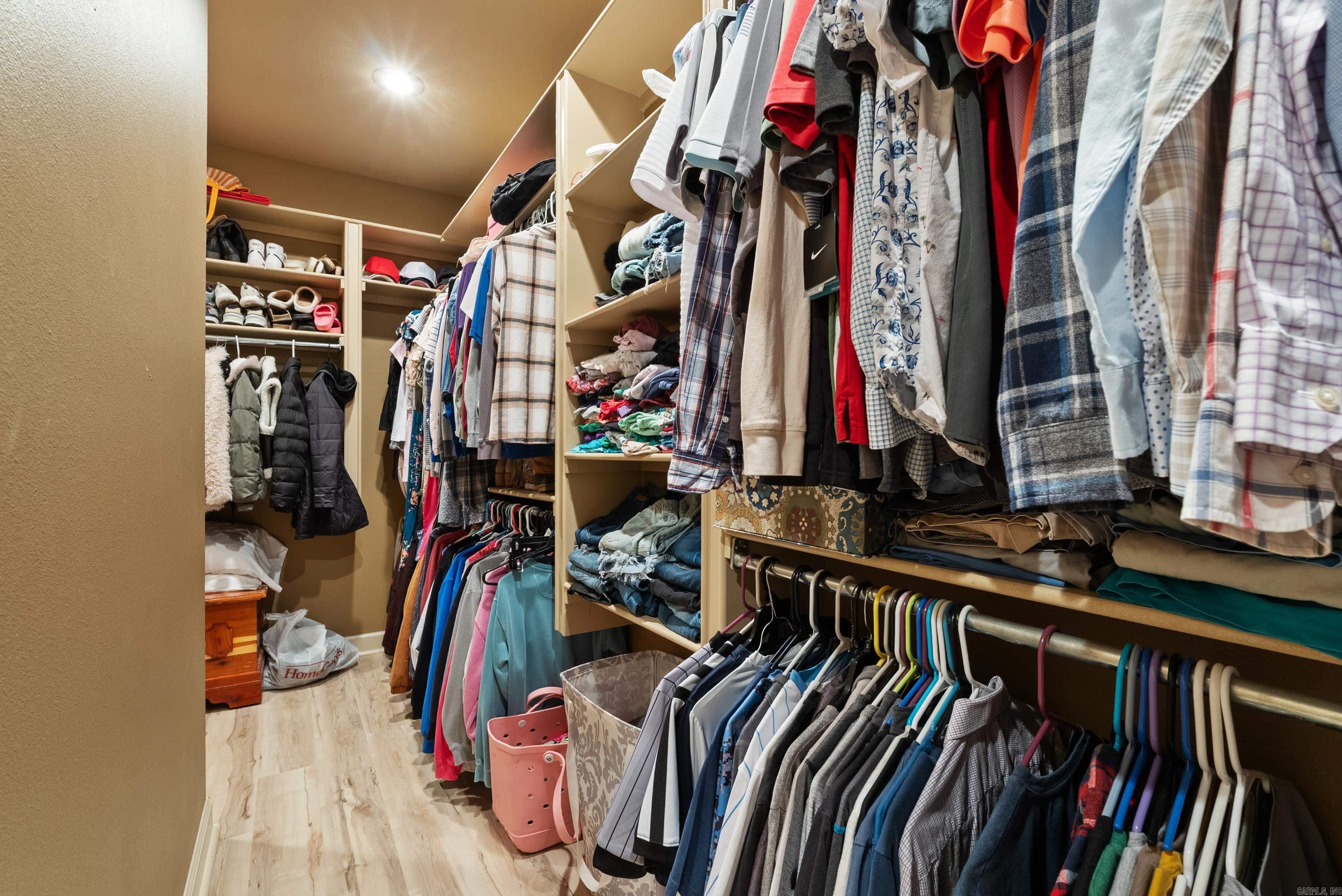 SHADOW VALLEY - Residential