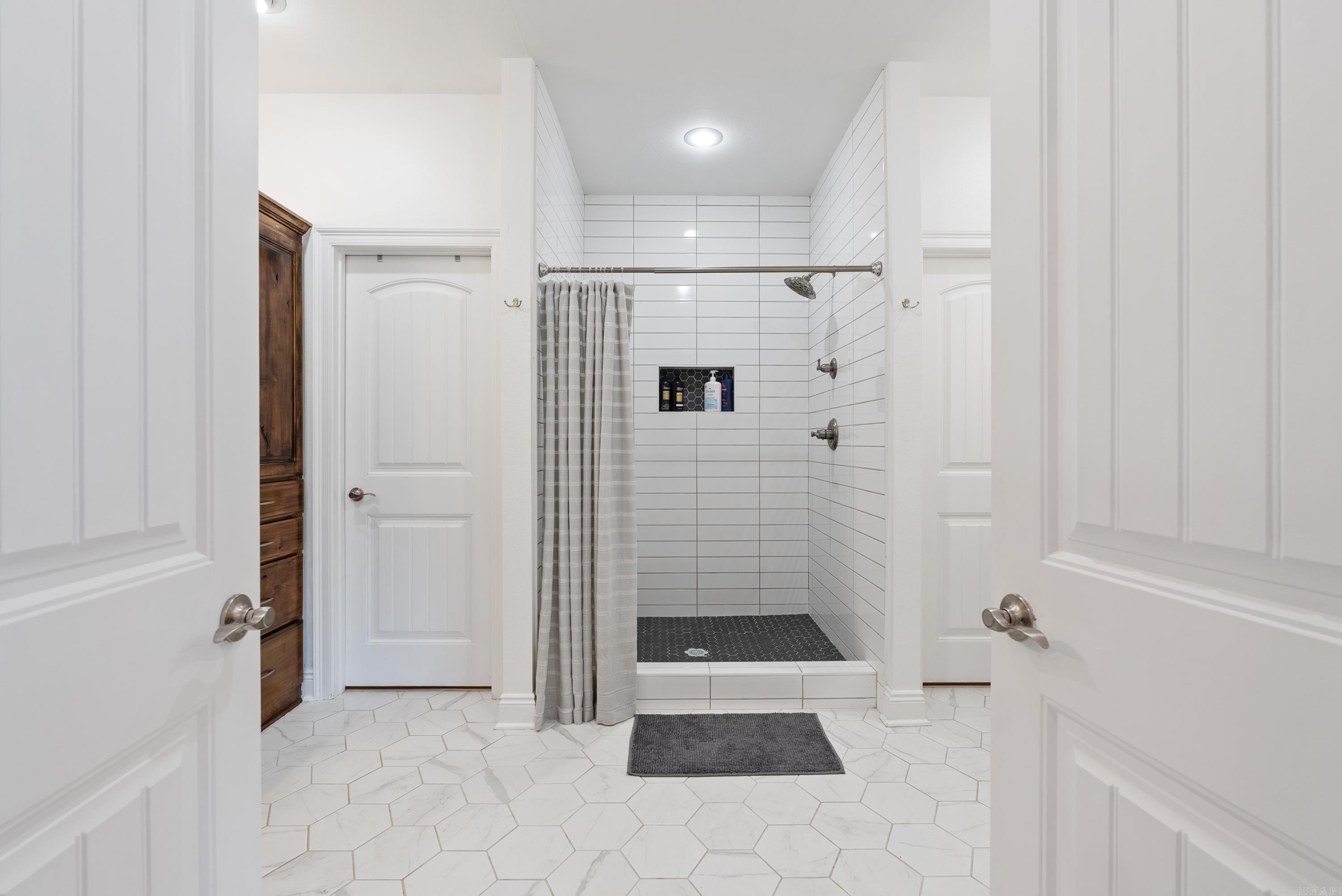 SHADOW VALLEY - Residential