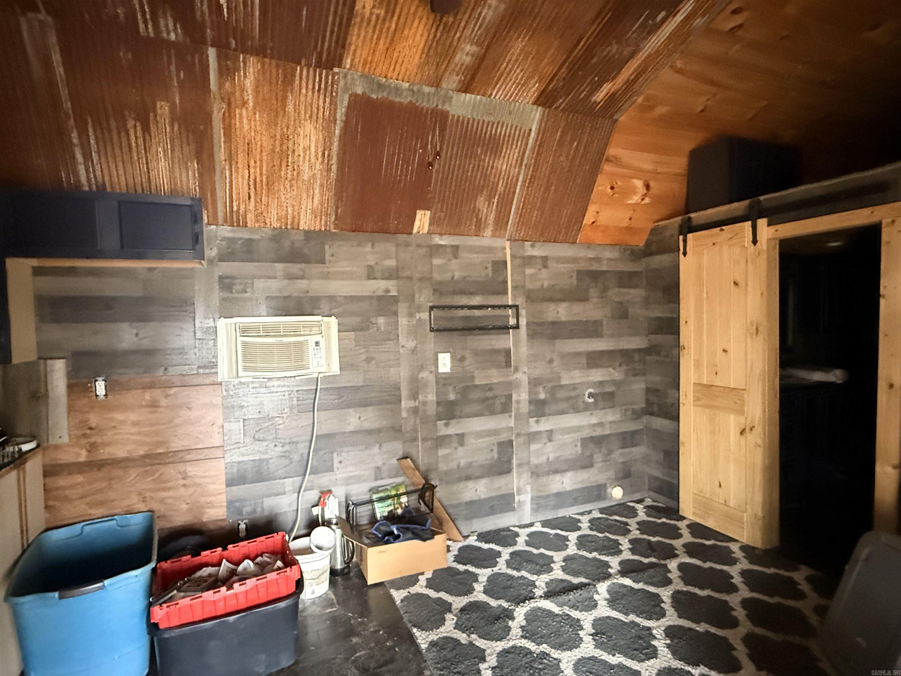 Metes & Bounds - Land