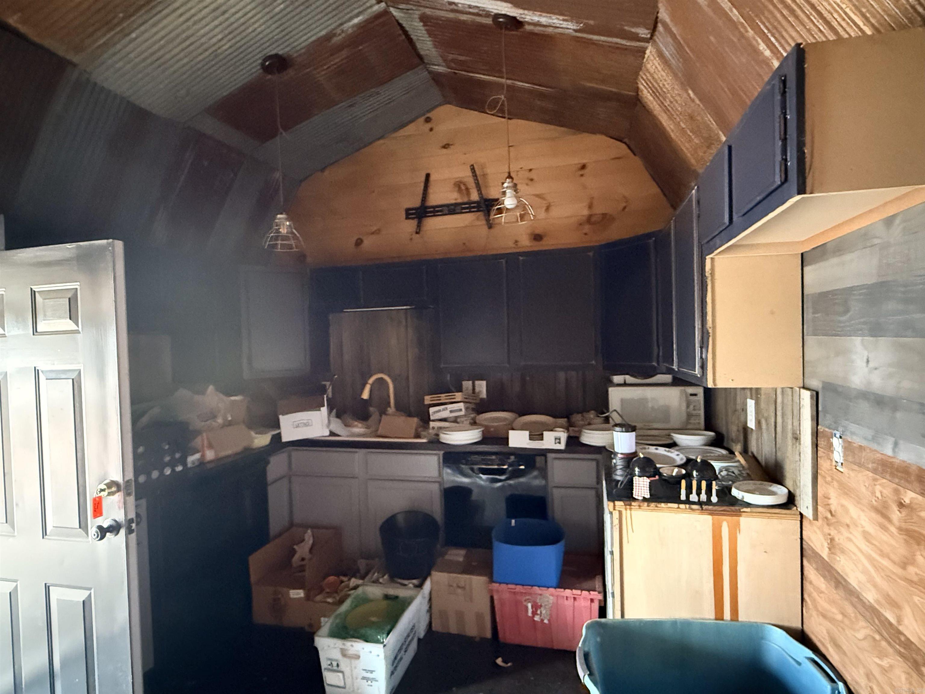 Metes & Bounds - Land