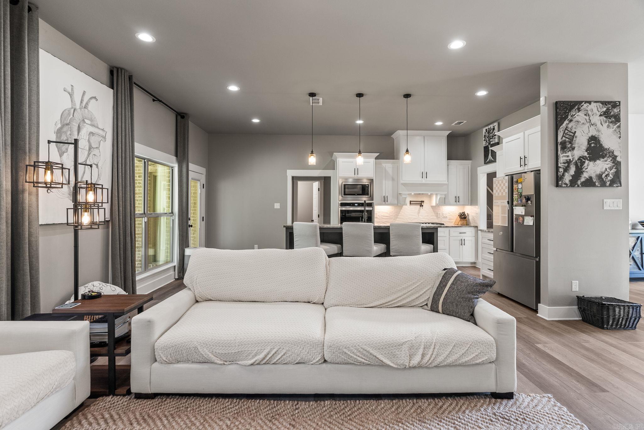 WELLINGTON PLACE - Residential