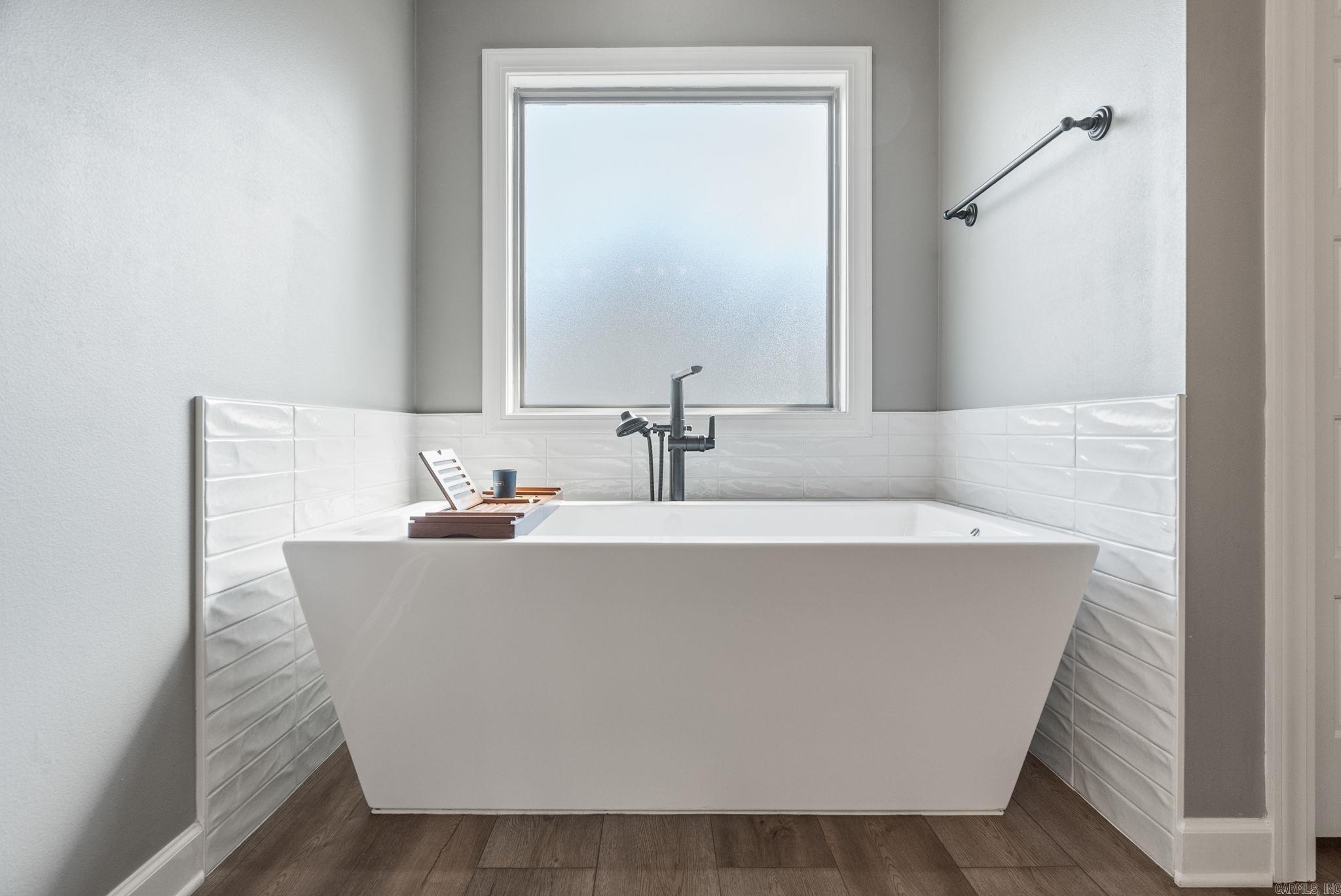 WELLINGTON PLACE - Residential