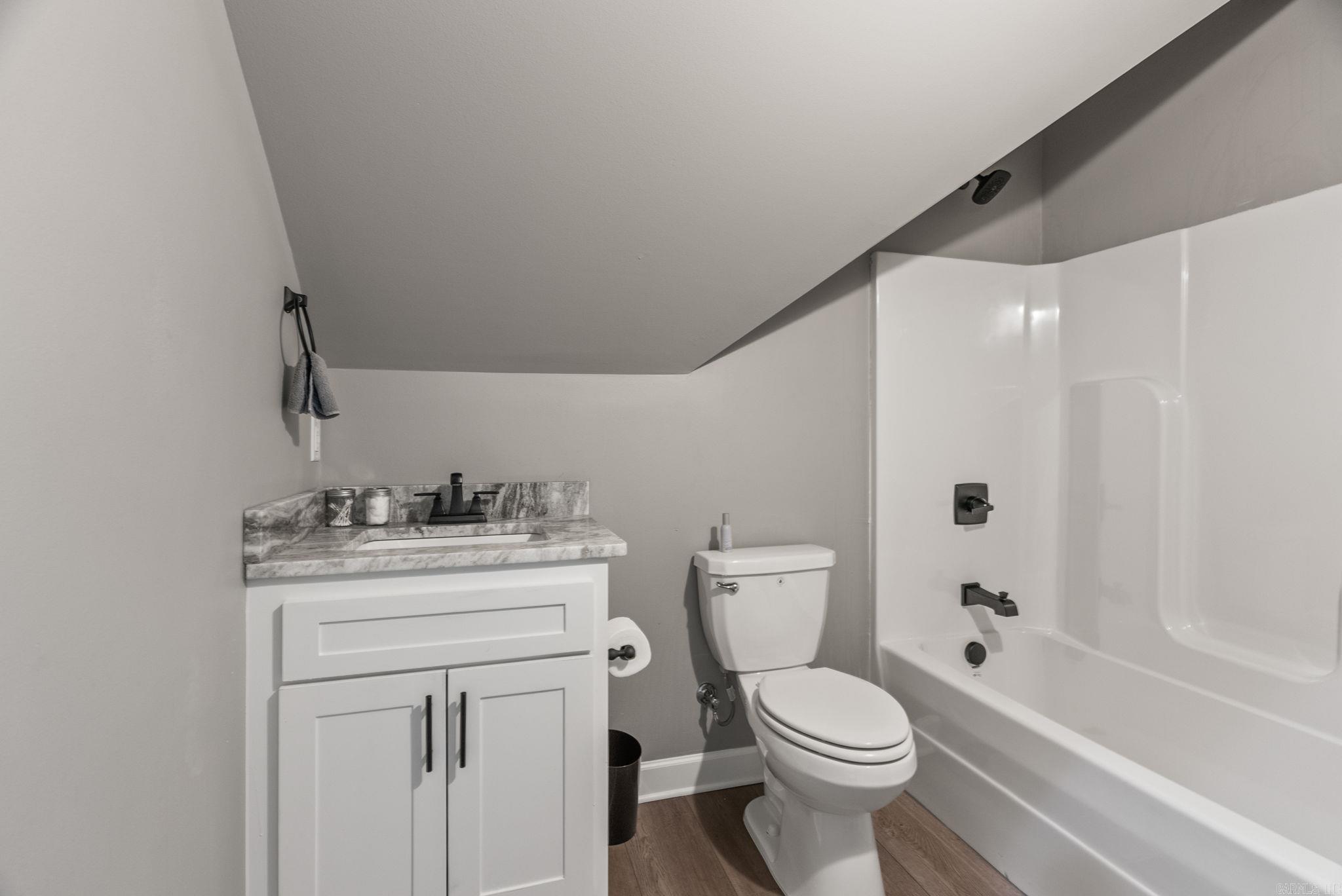 WELLINGTON PLACE - Residential