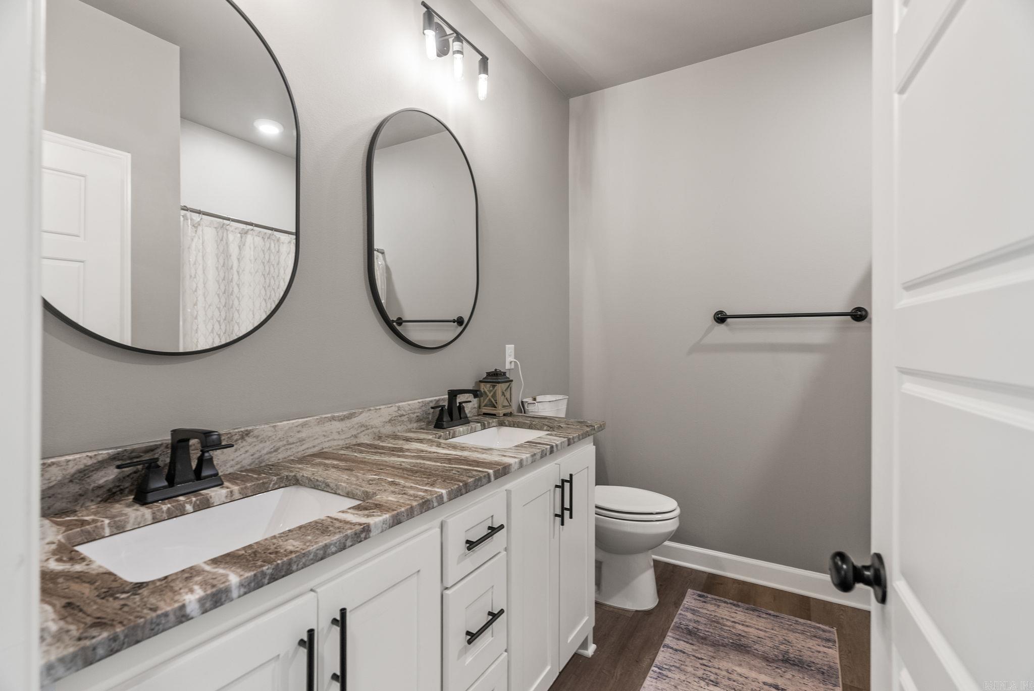 WELLINGTON PLACE - Residential