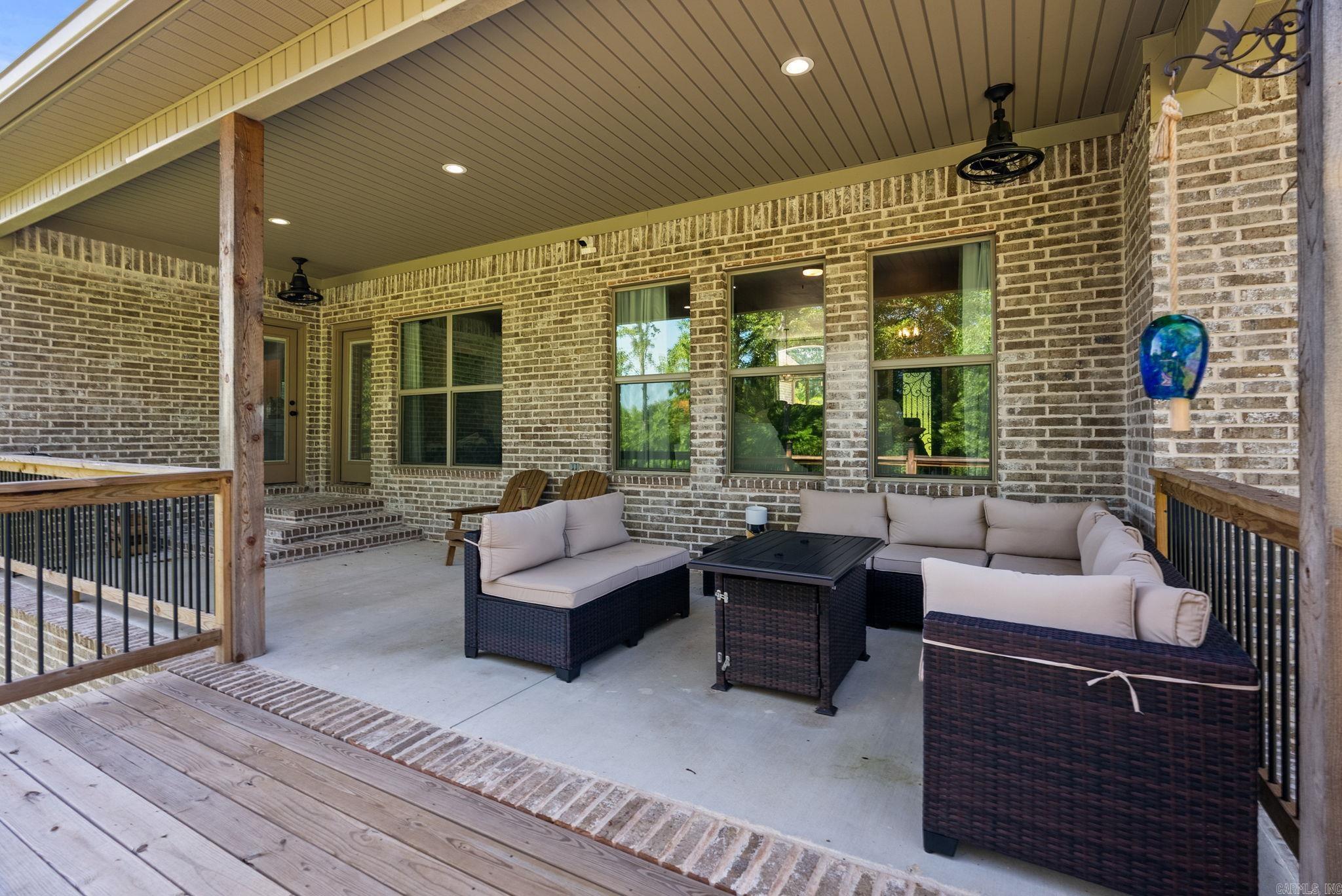 WELLINGTON PLACE - Residential