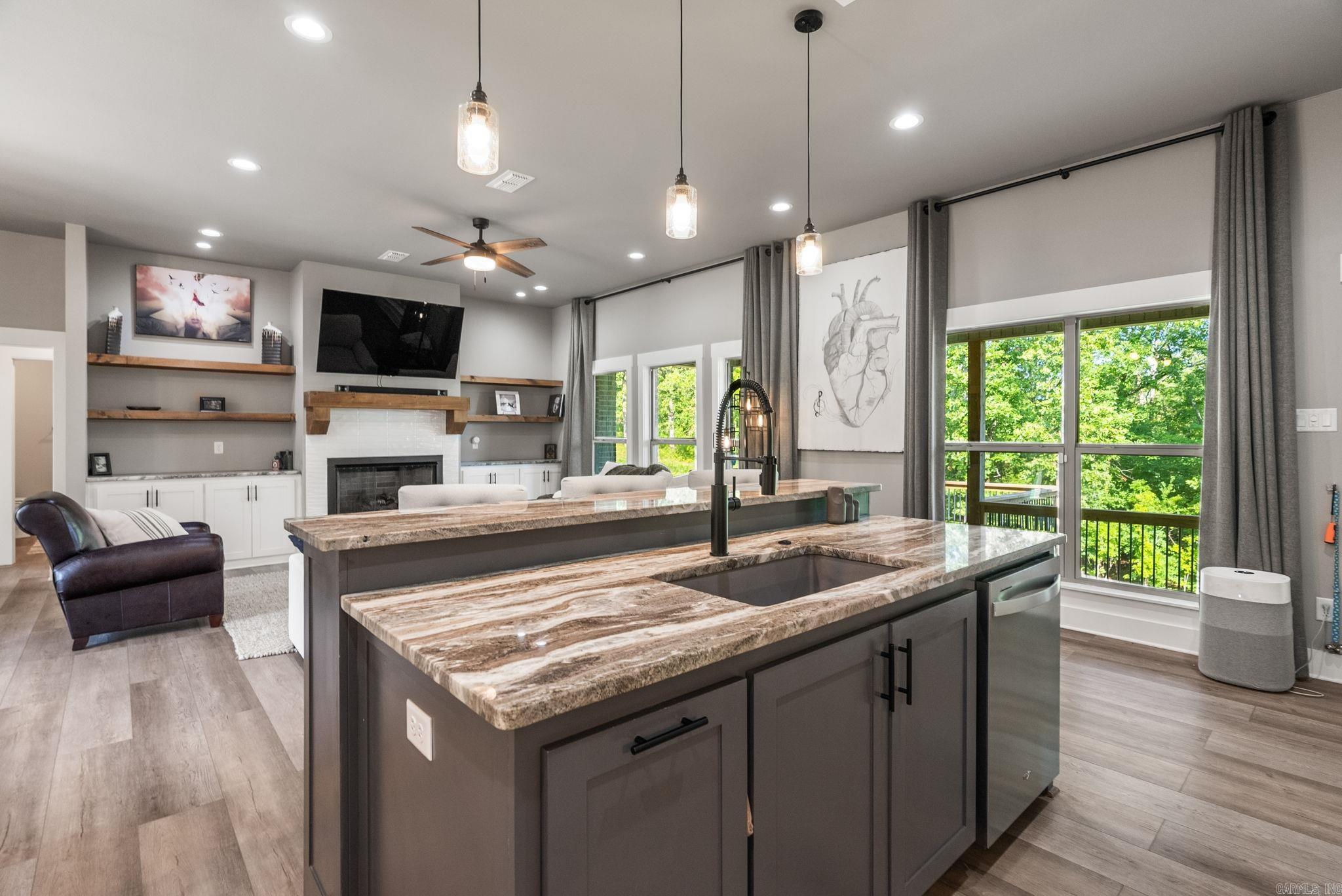 WELLINGTON PLACE - Residential