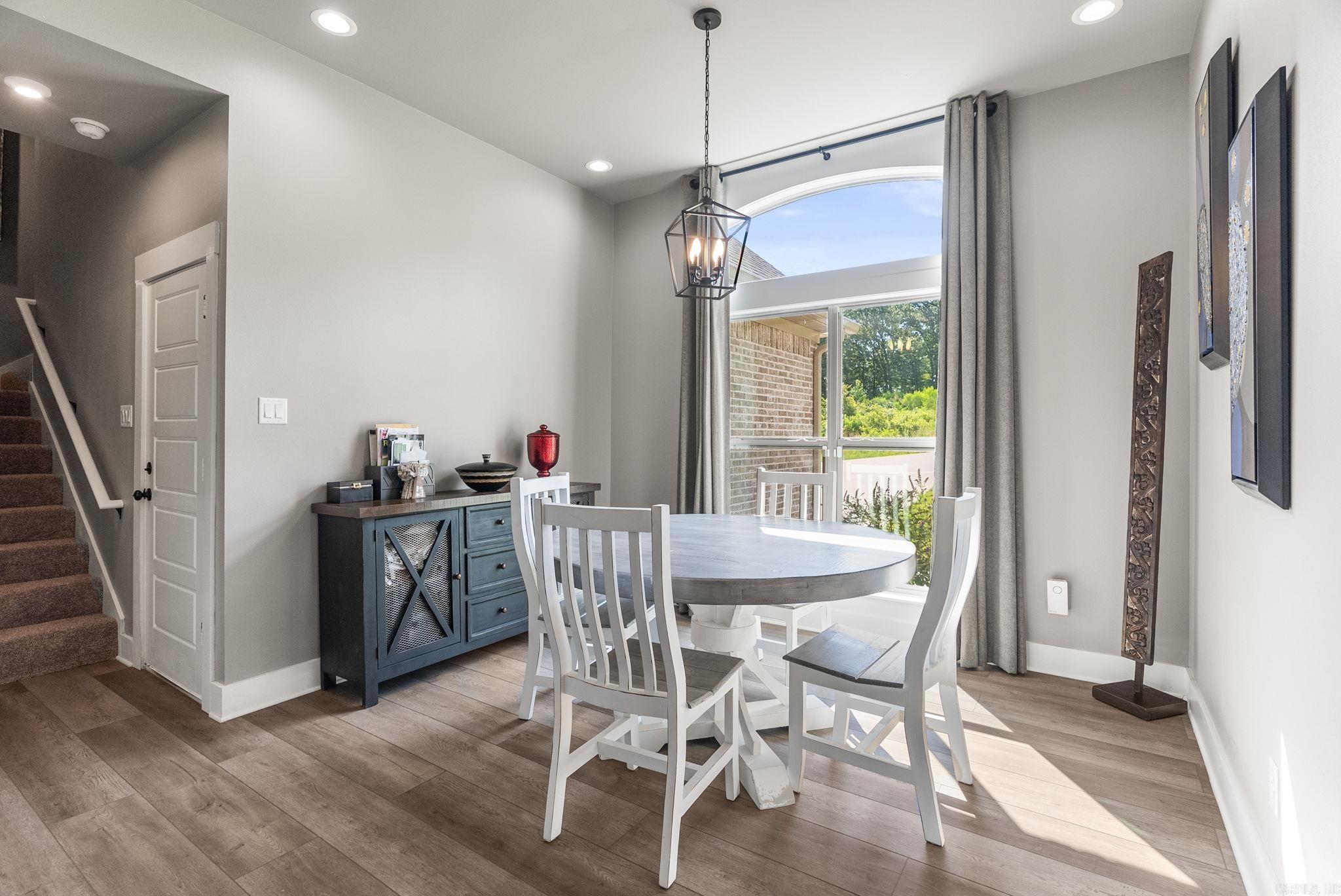 WELLINGTON PLACE - Residential