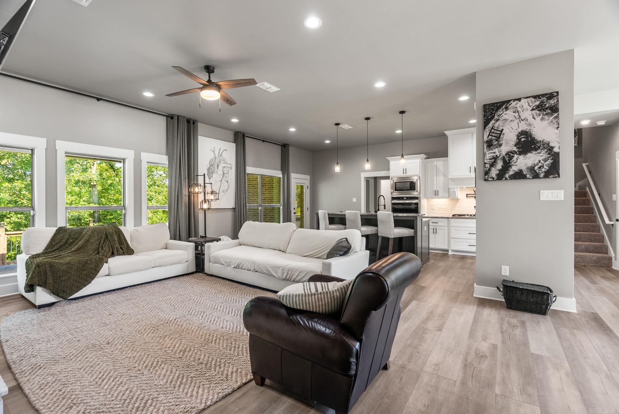 WELLINGTON PLACE - Residential