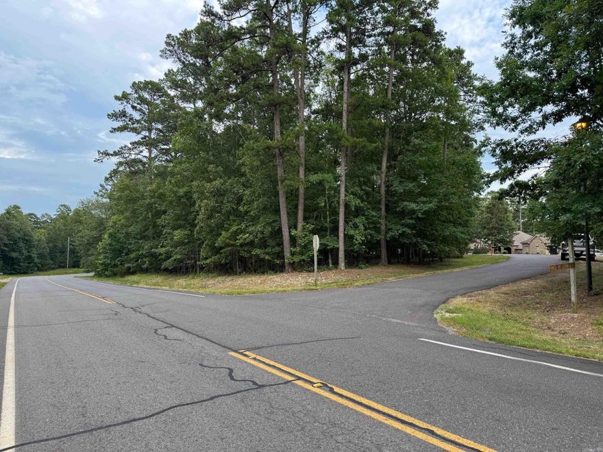 PONCE DE LEON GOLF COURSE IS ACROSS THE STREET FROM THIS NICE PROPERTY...CALL RIGHT AWAY FOR MORE DETAILS...