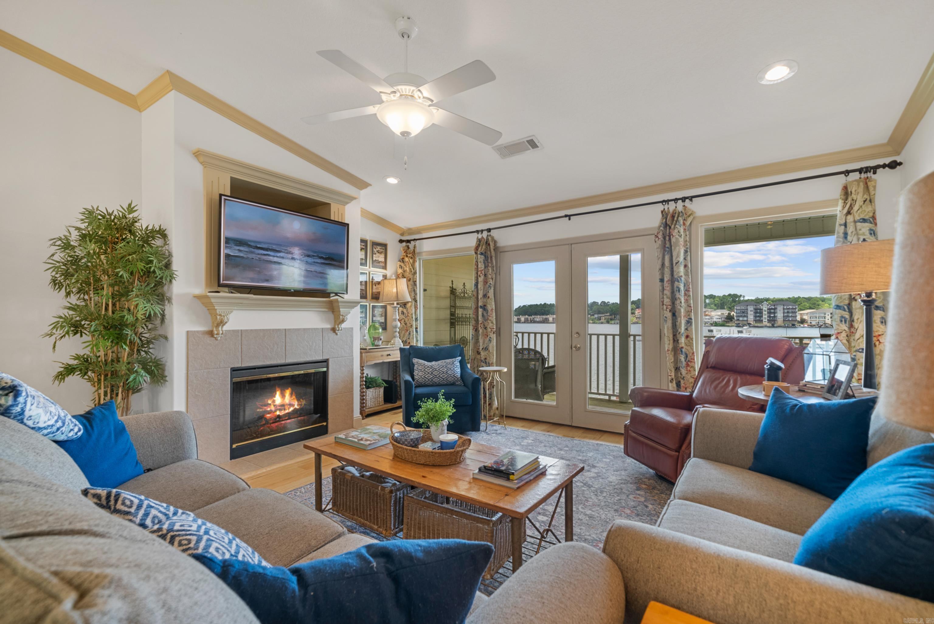 CATALINA COVE HPR - Residential